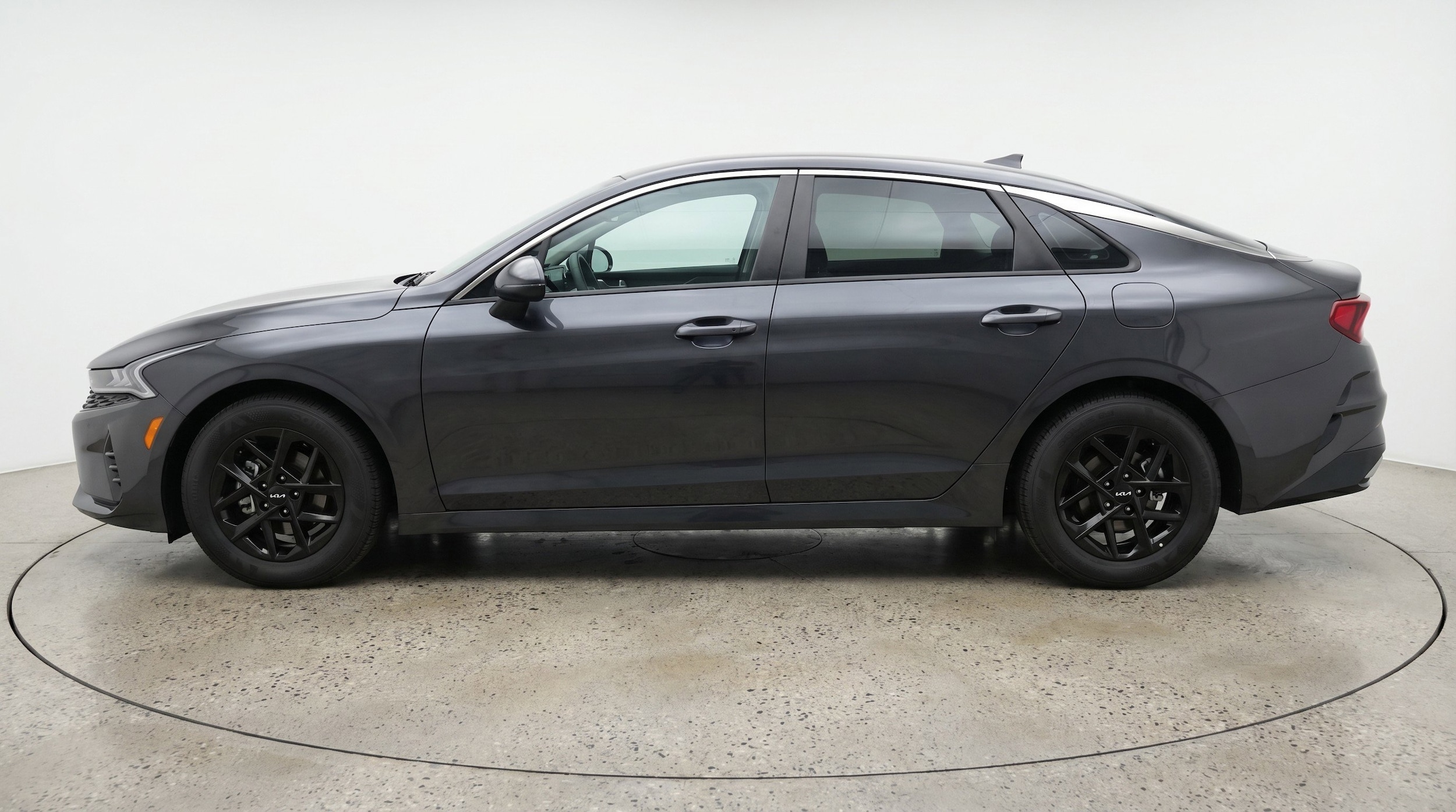 Thumbnail: 2025 Kia K5 - 5
