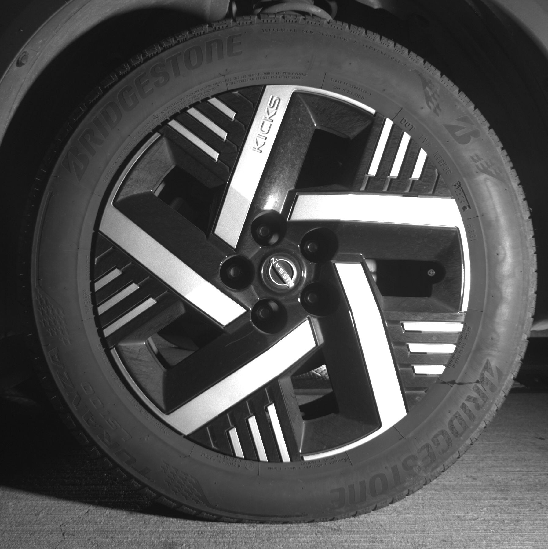 Thumbnail: 2025 Nissan Kicks - 9