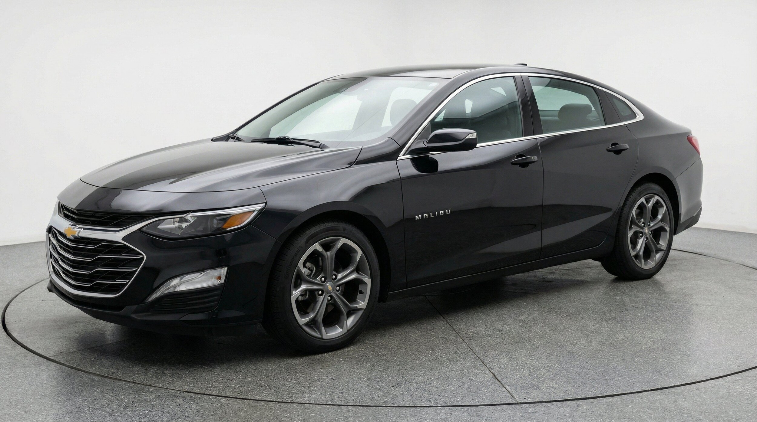 Thumbnail: 2024 Chevrolet Malibu - 3