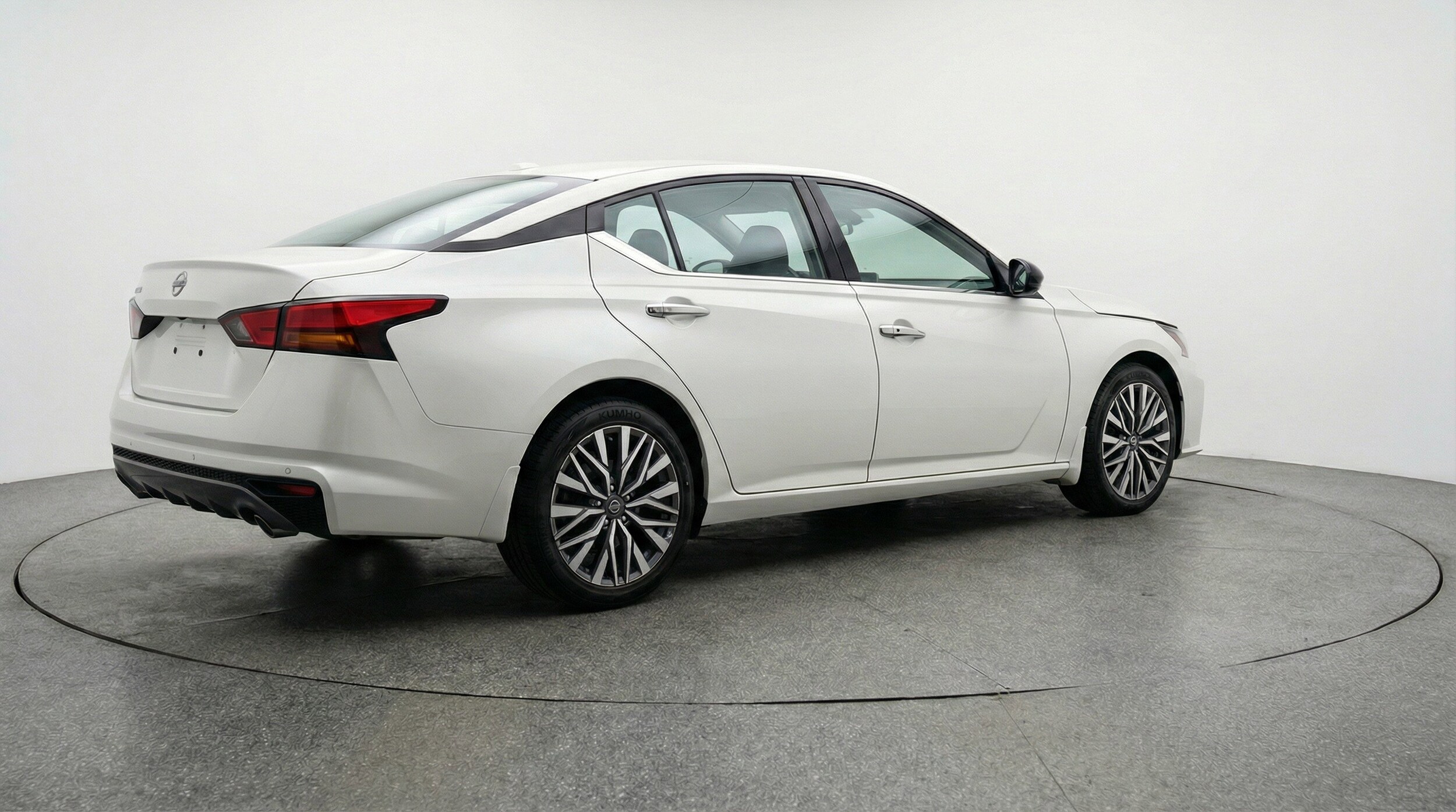 Thumbnail: 2025 Nissan Altima - 9