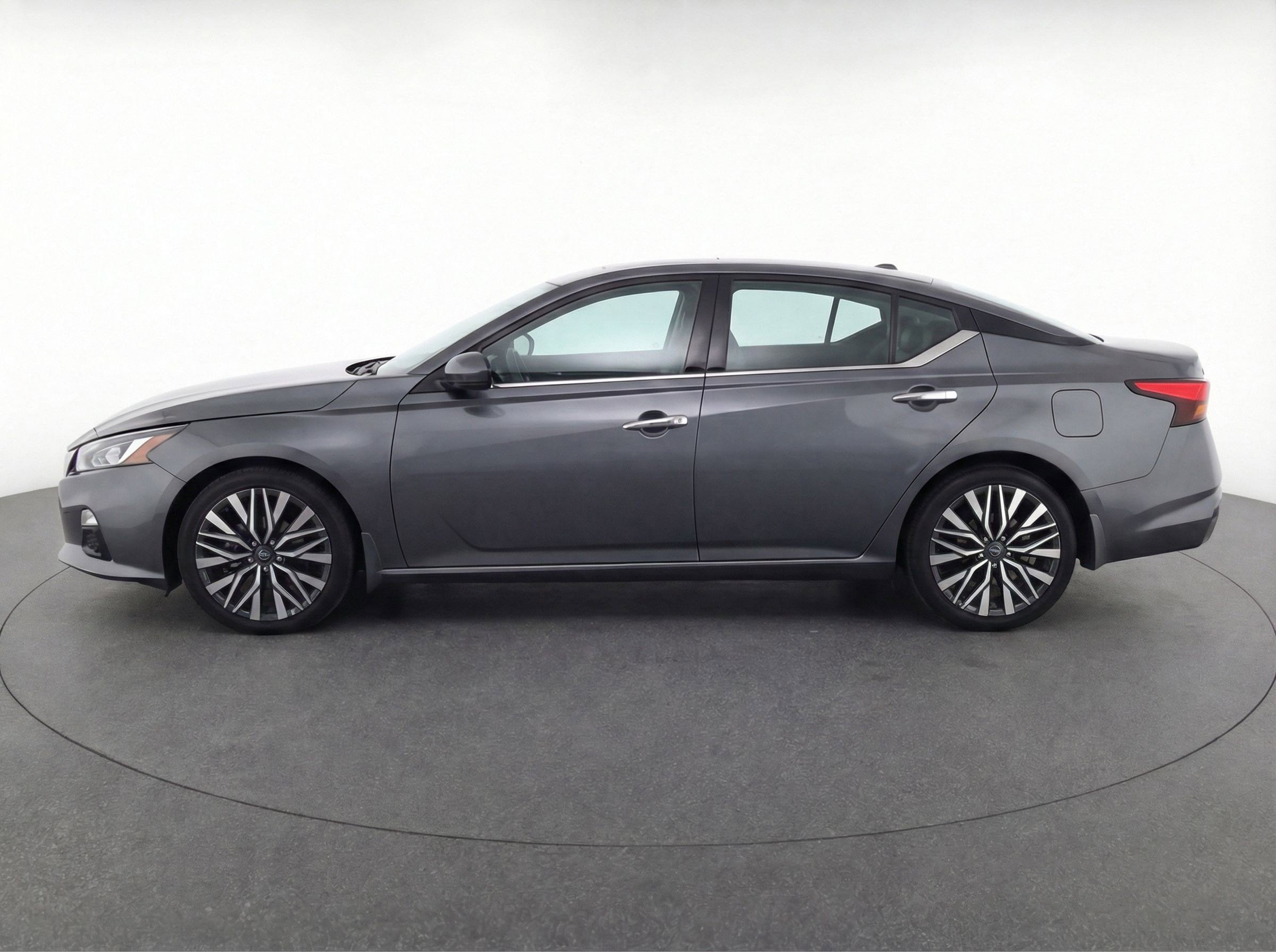 Thumbnail: 2024 Nissan Altima - 5