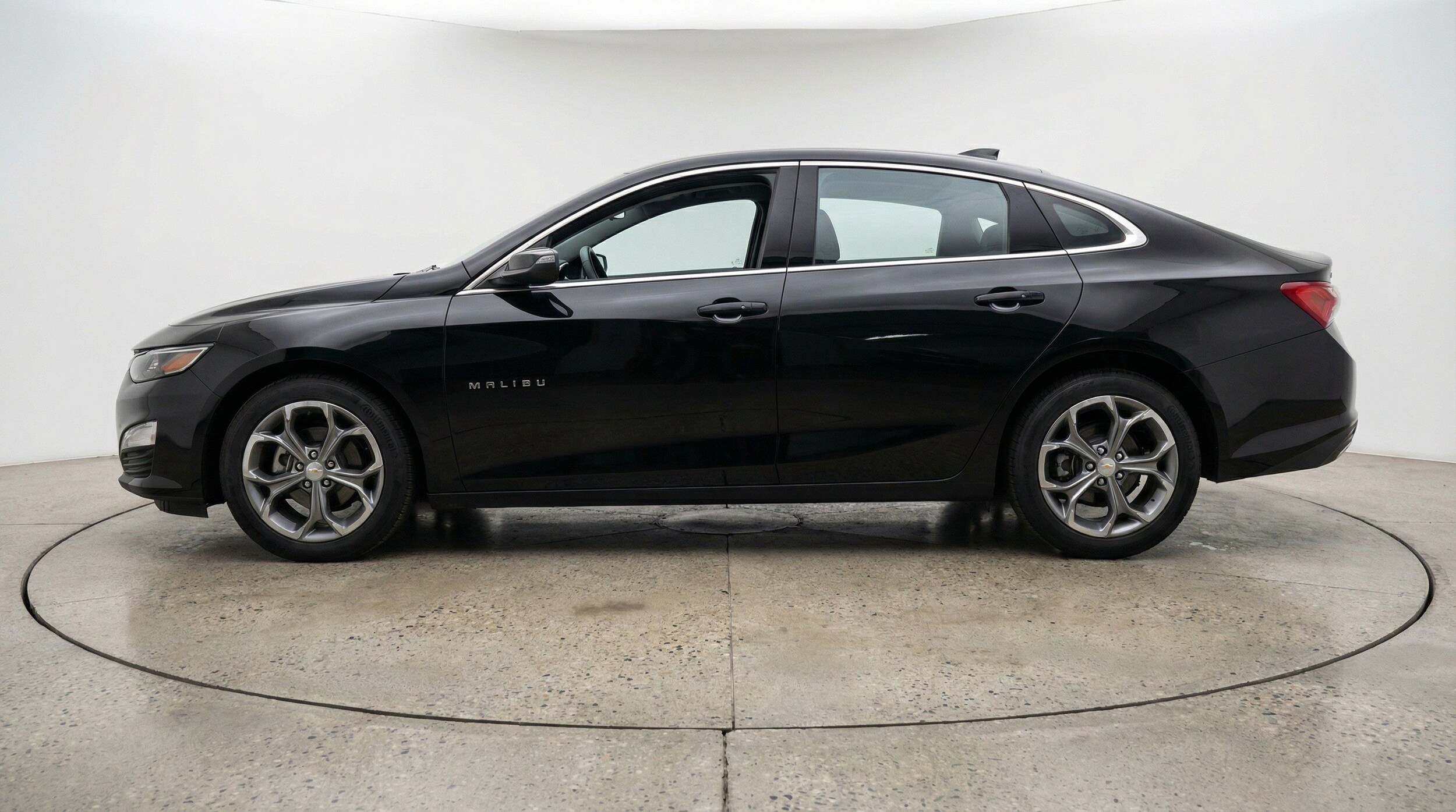 Thumbnail: 2024 Chevrolet Malibu - 5