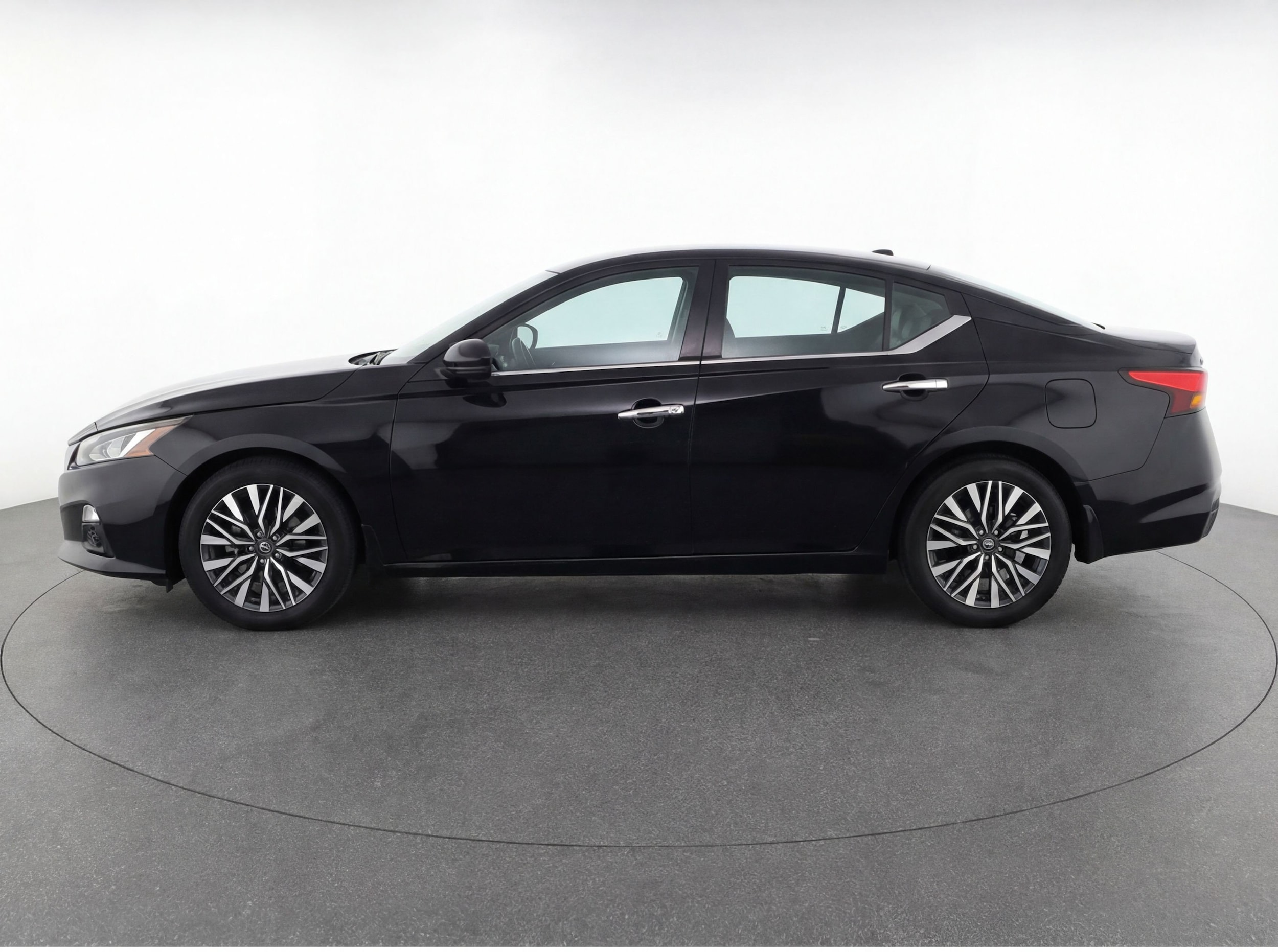 Thumbnail: 2024 Nissan Altima - 5