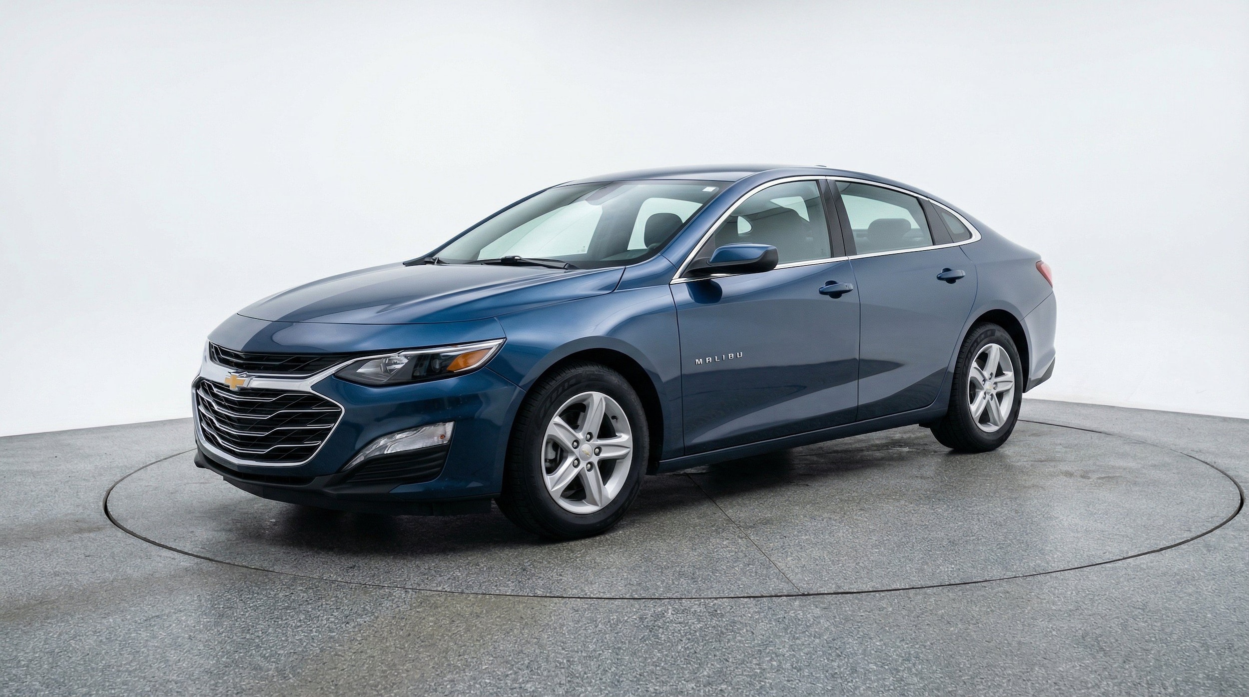 Thumbnail: 2024 Chevrolet Malibu - 3