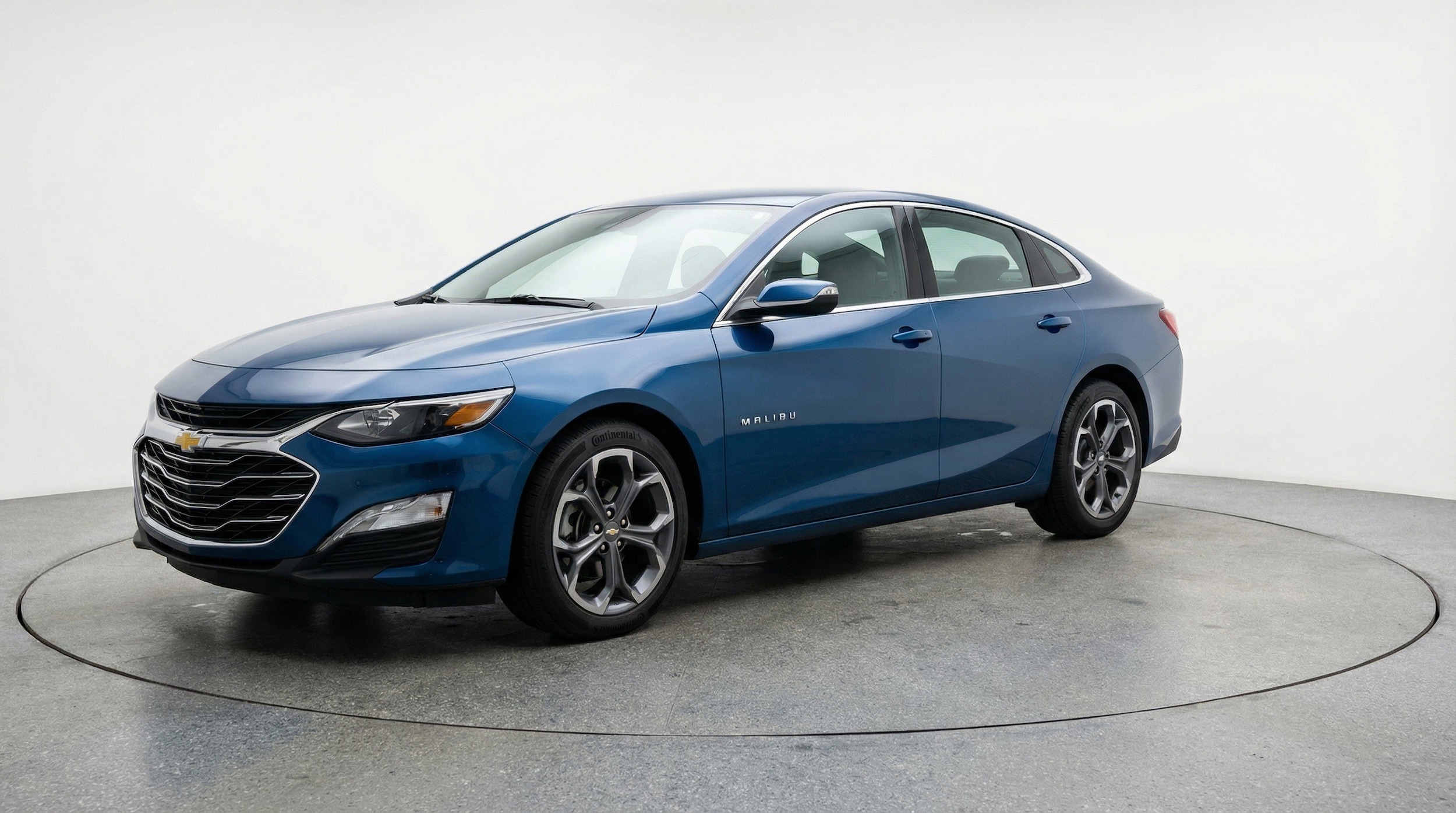 Thumbnail: 2024 Chevrolet Malibu - 3