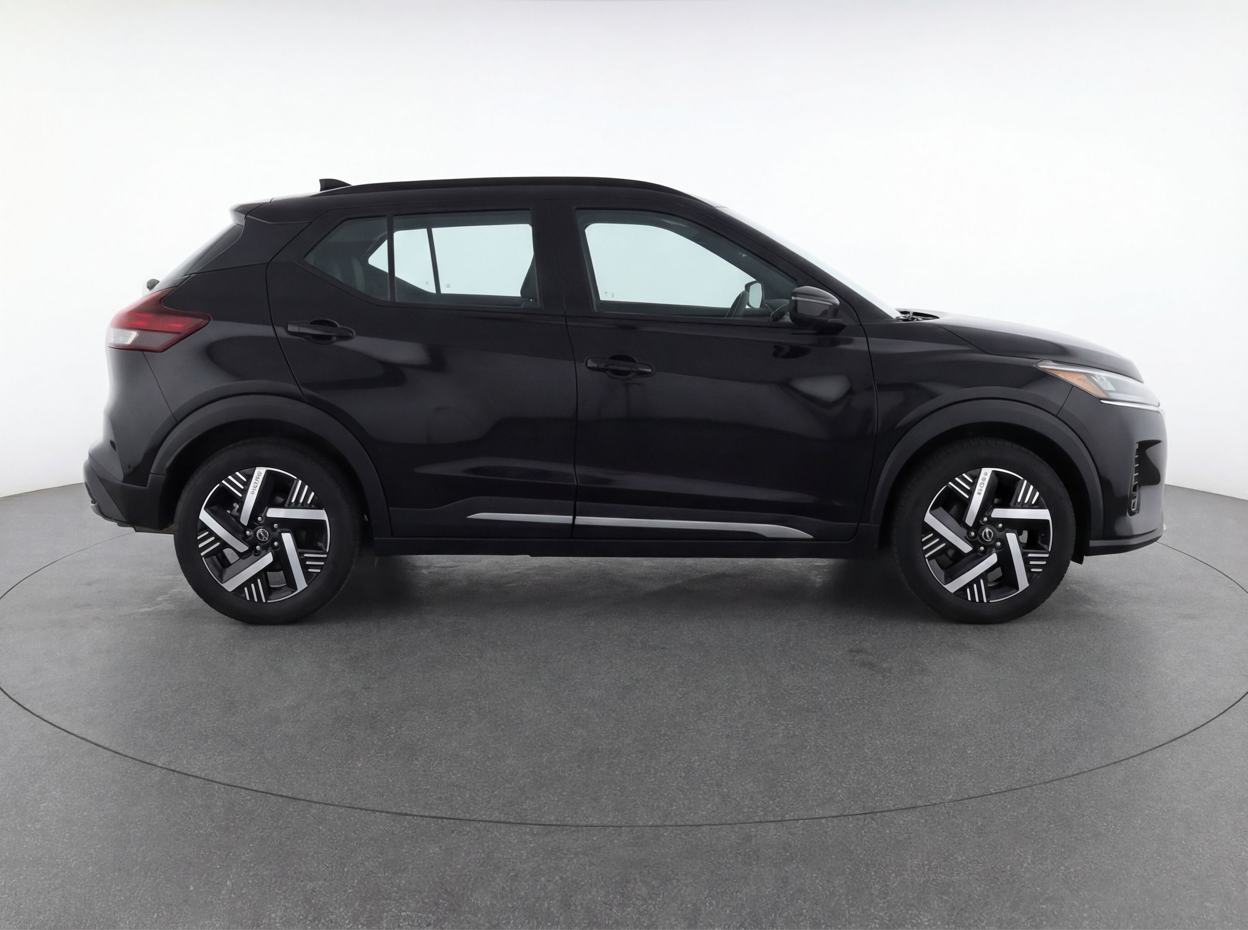 Thumbnail: 2025 Nissan Kicks - 8