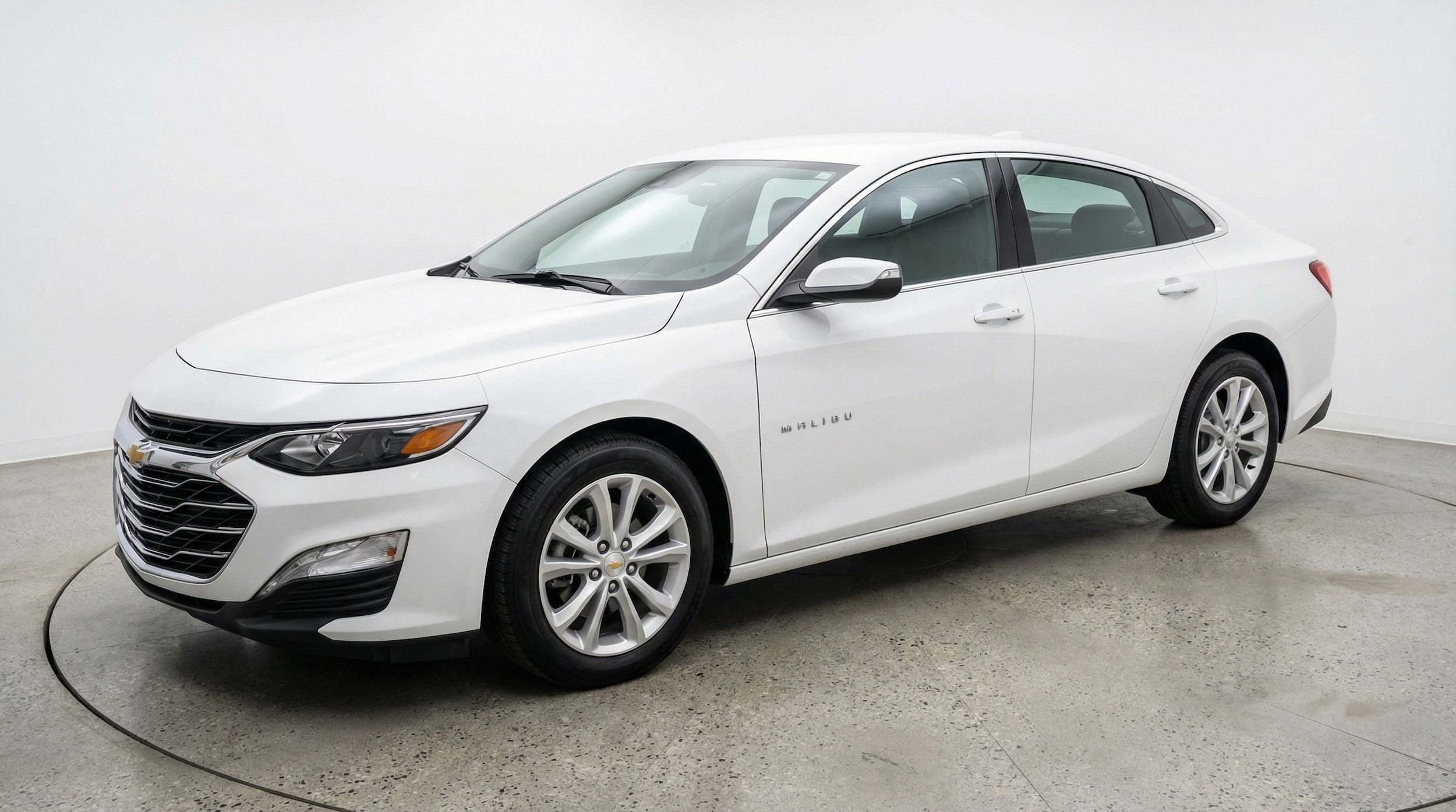 Thumbnail: 2024 Chevrolet Malibu - 3