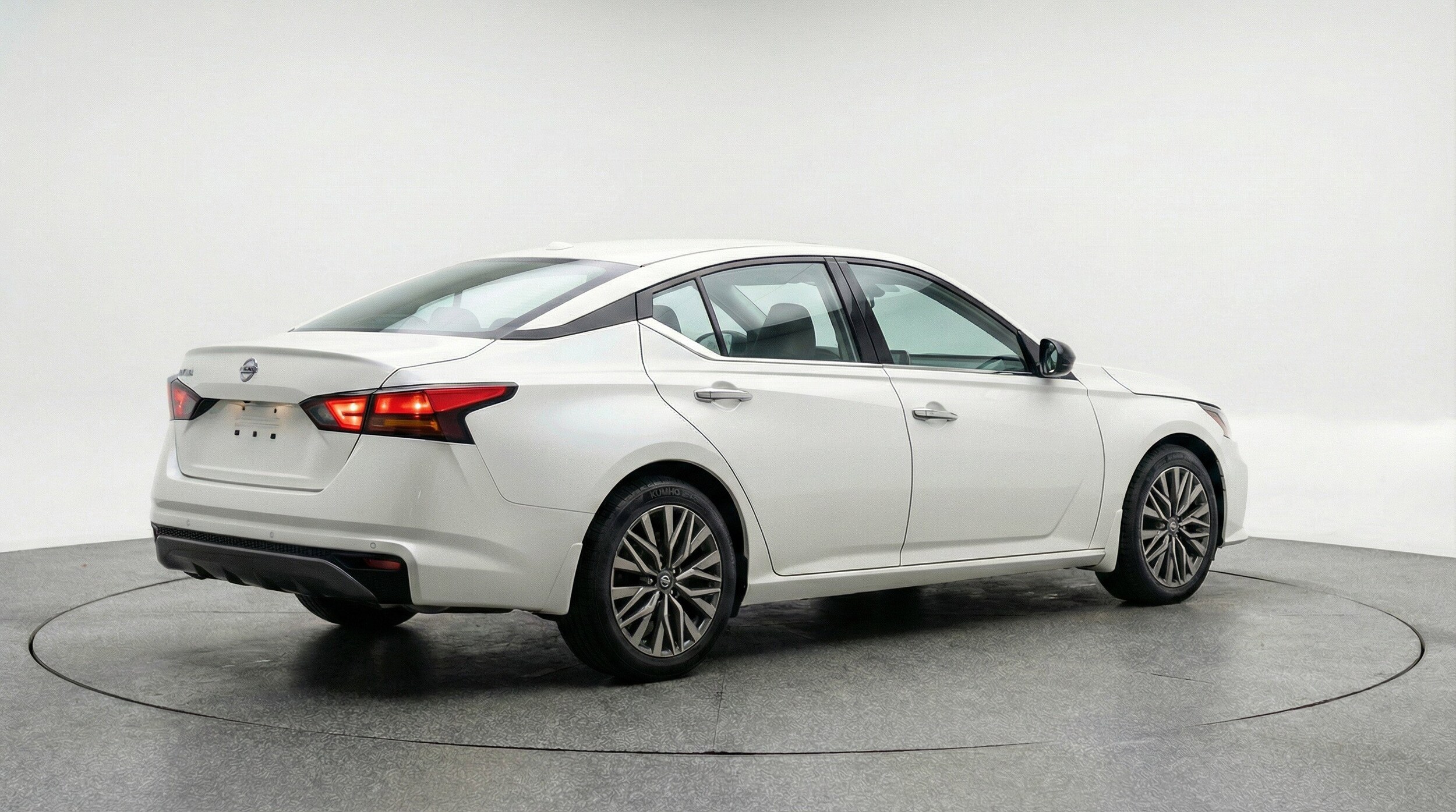 Thumbnail: 2025 Nissan Altima - 9