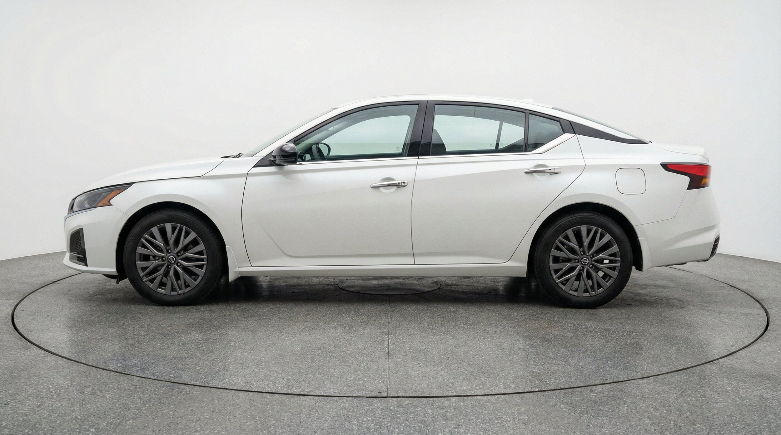 Thumbnail: 2025 Nissan Altima - 5
