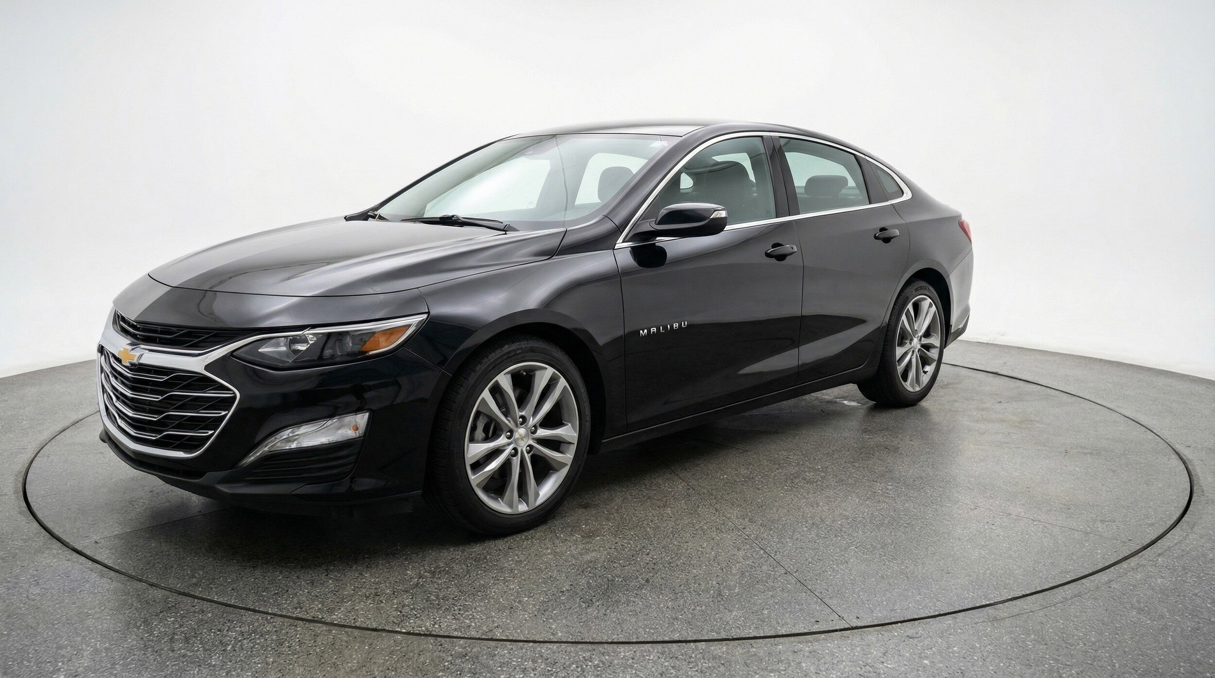 Thumbnail: 2024 Chevrolet Malibu - 3
