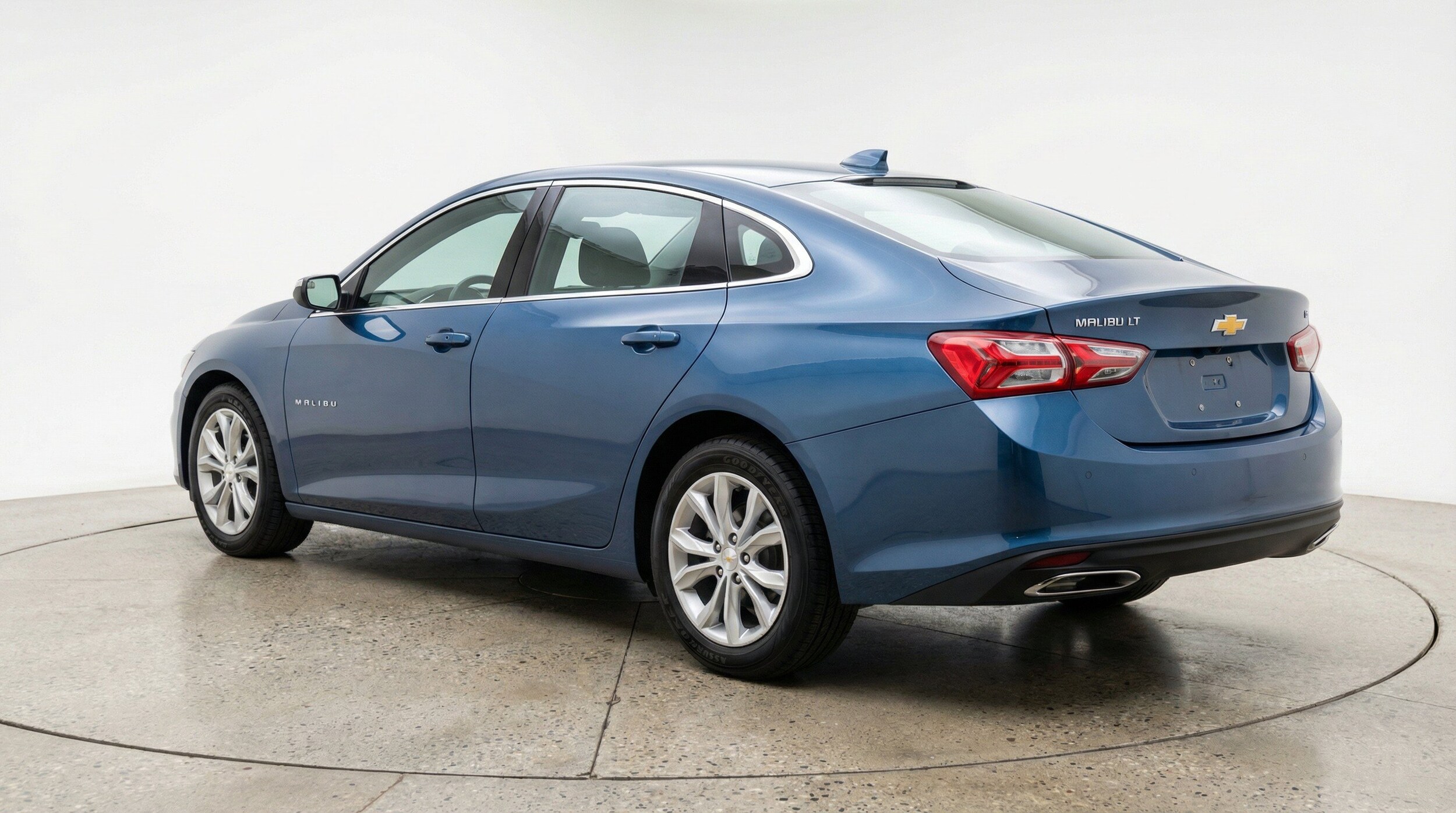 Thumbnail: 2024 Chevrolet Malibu - 6