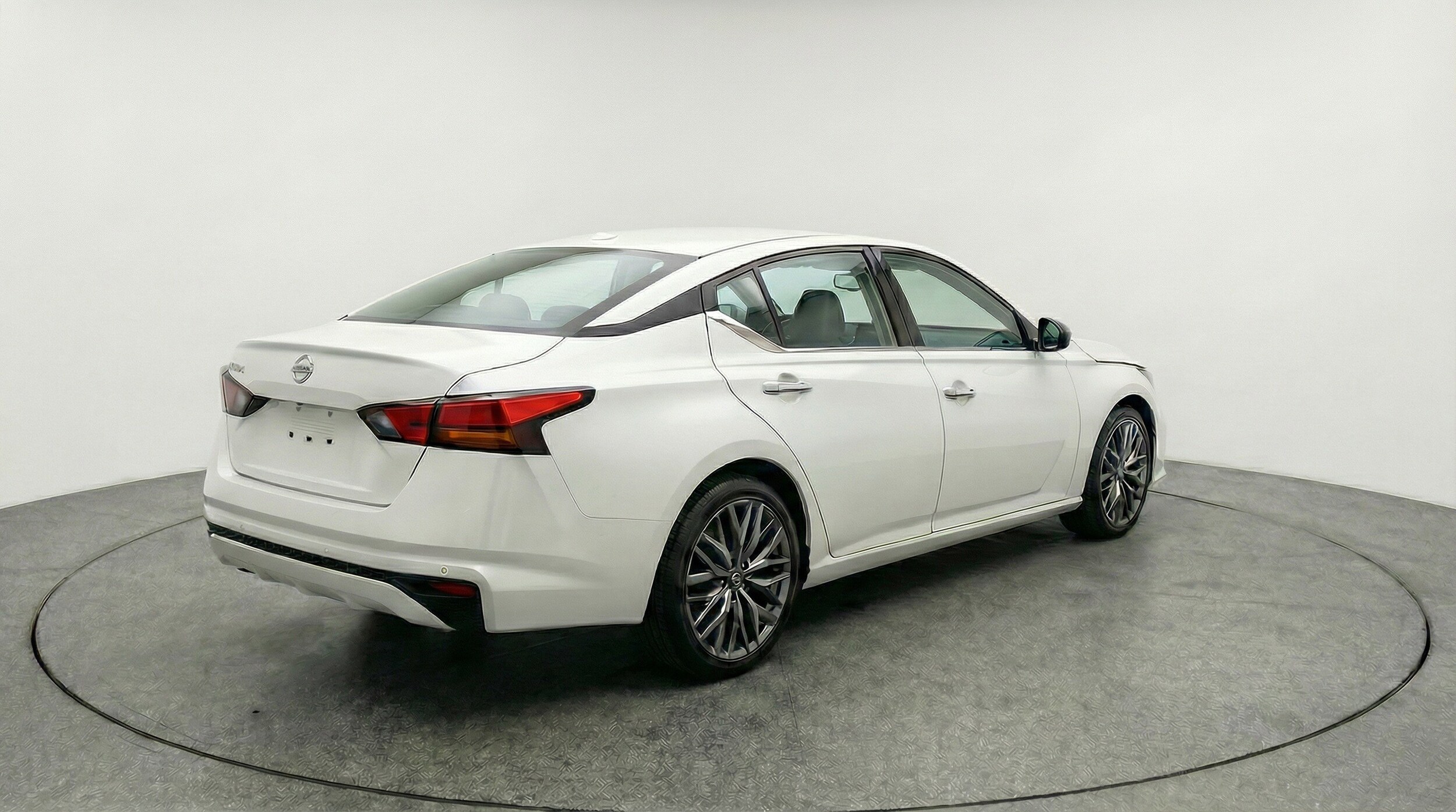 Thumbnail: 2025 Nissan Altima - 9