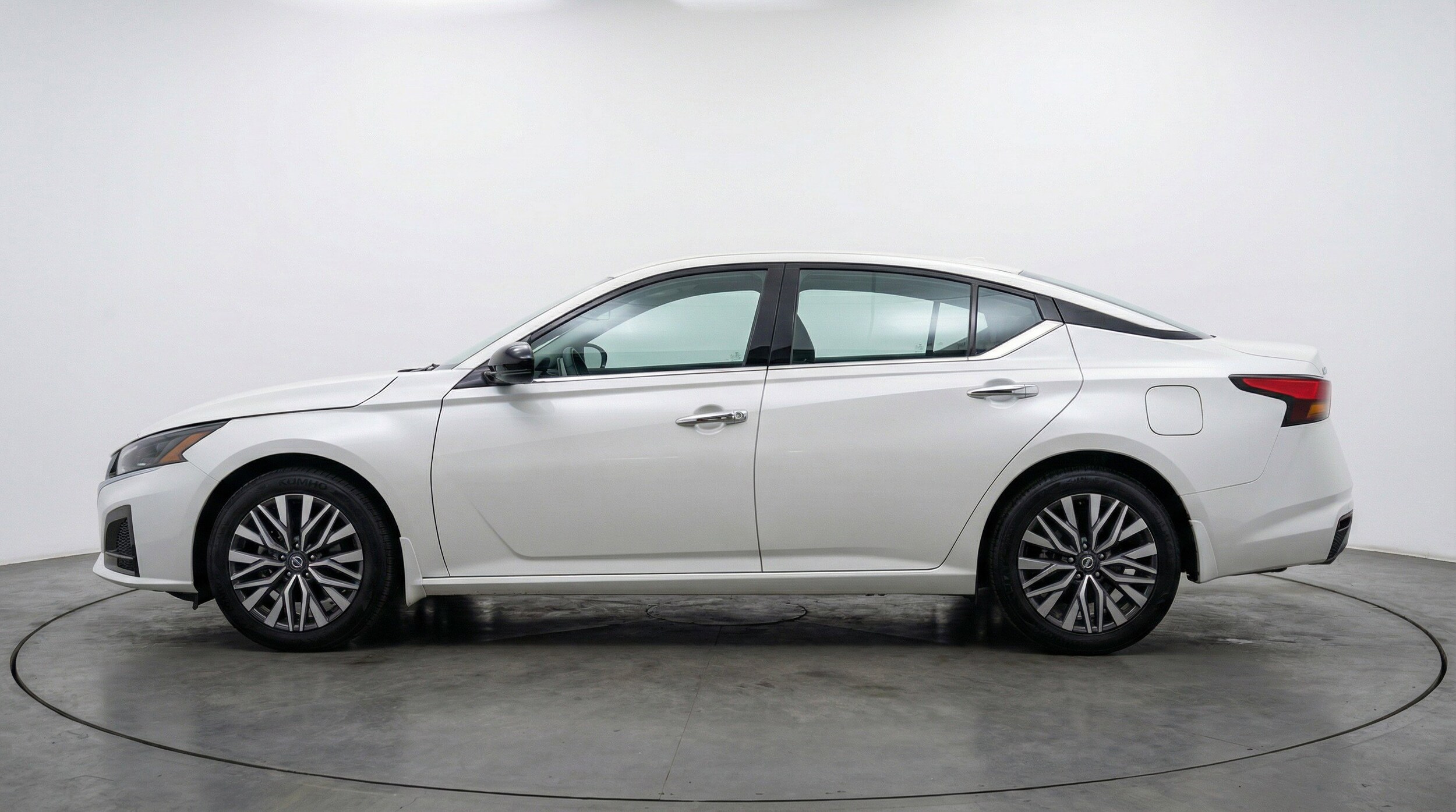 Thumbnail: 2025 Nissan Altima - 5