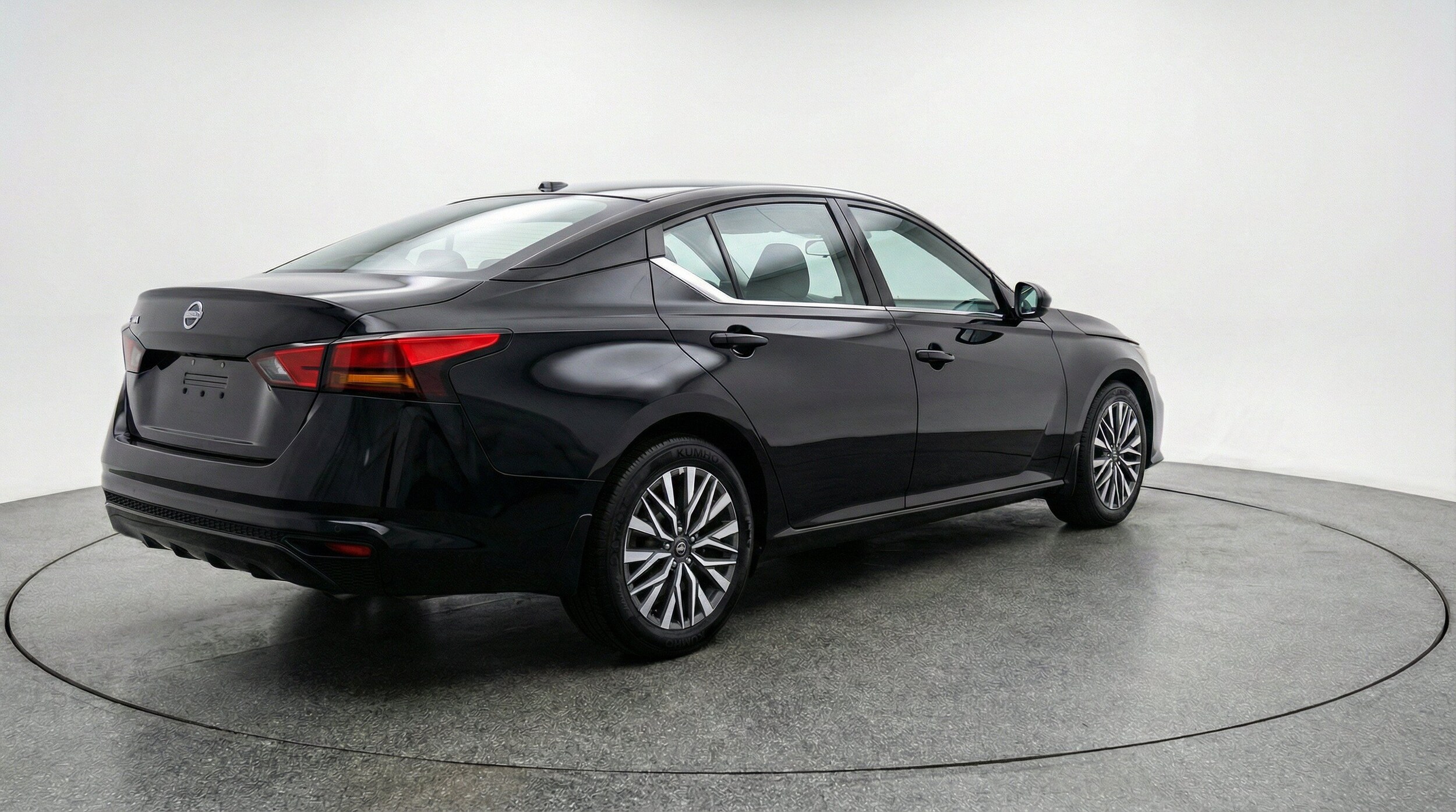 Thumbnail: 2025 Nissan Altima - 9