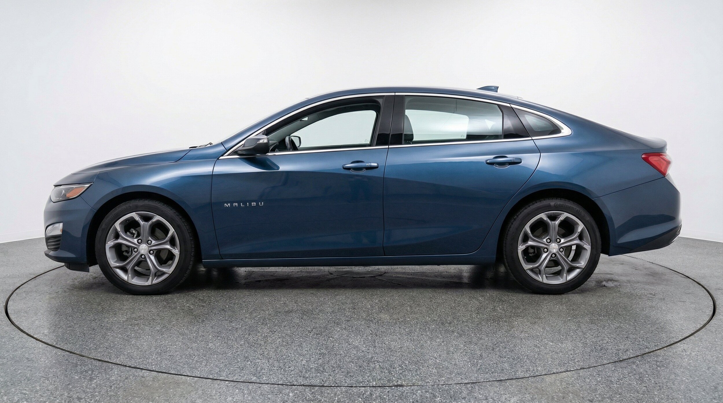 Thumbnail: 2024 Chevrolet Malibu - 5