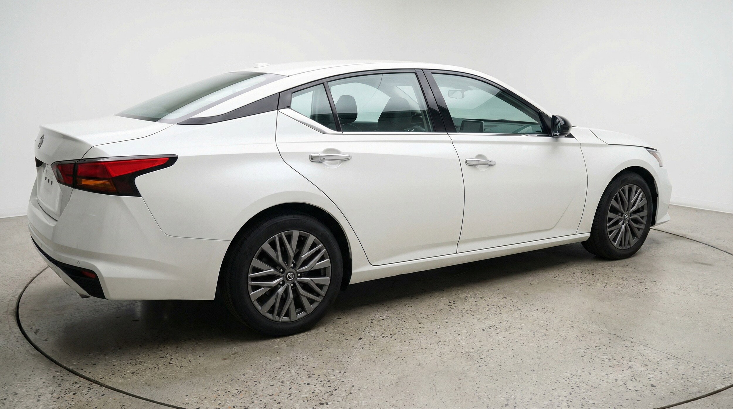 Thumbnail: 2025 Nissan Altima - 9