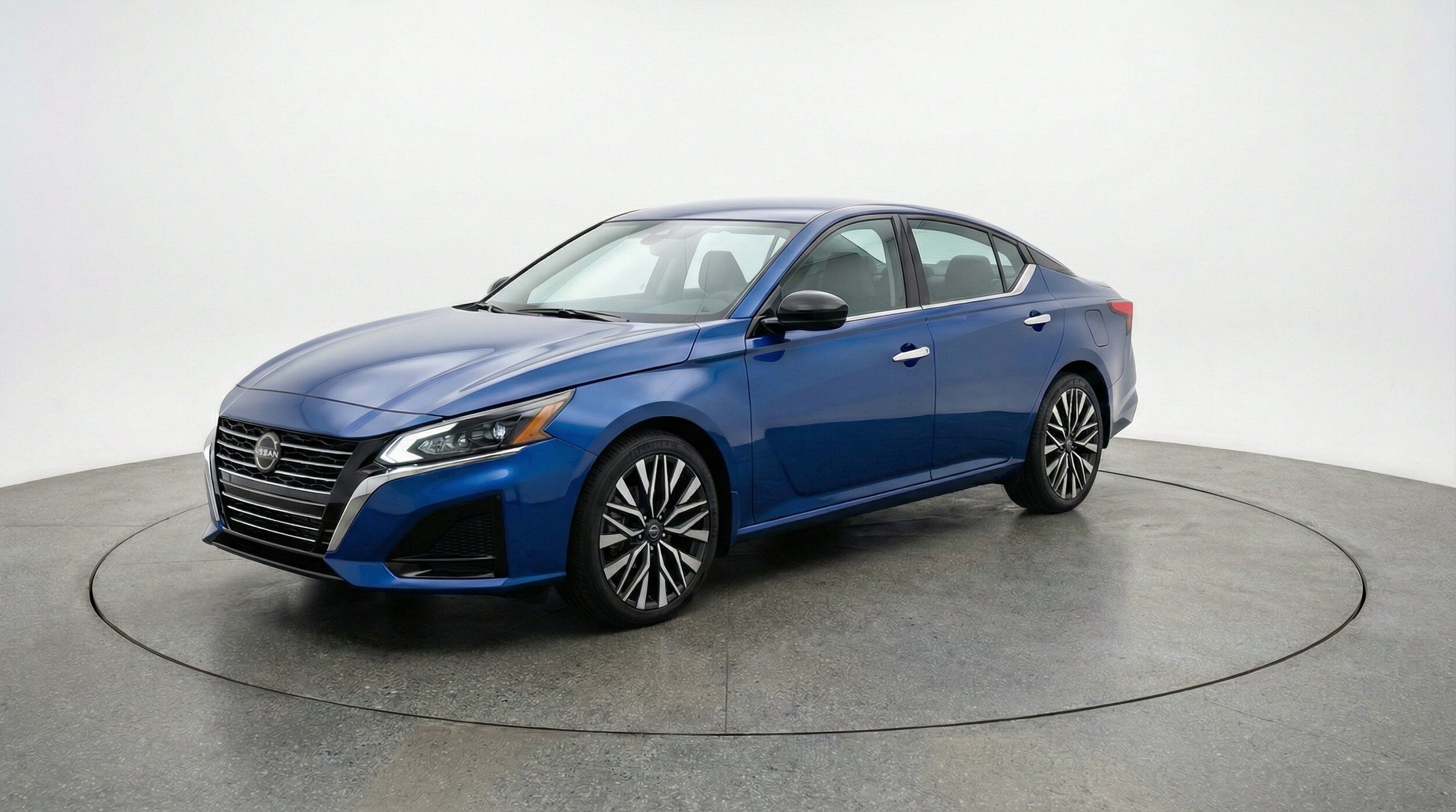 Thumbnail: 2025 Nissan Altima - 3