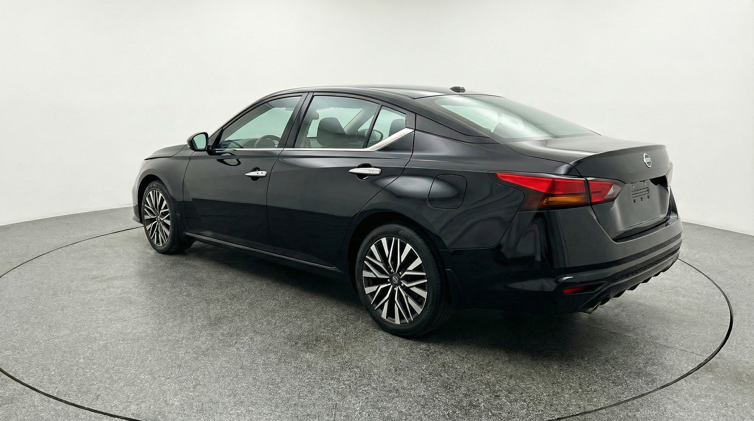 Thumbnail: 2025 Nissan Altima - 6