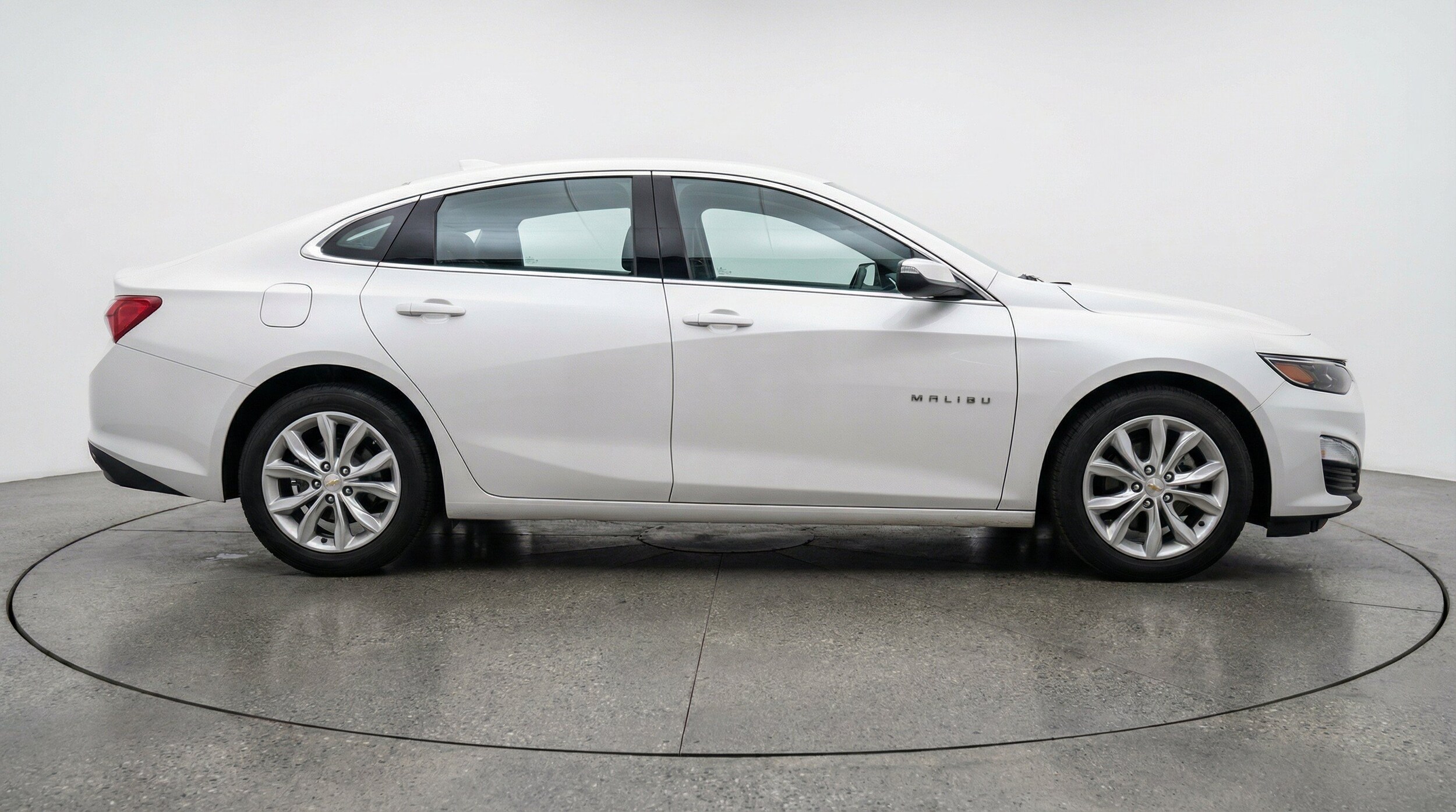 Thumbnail: 2024 Chevrolet Malibu - 11