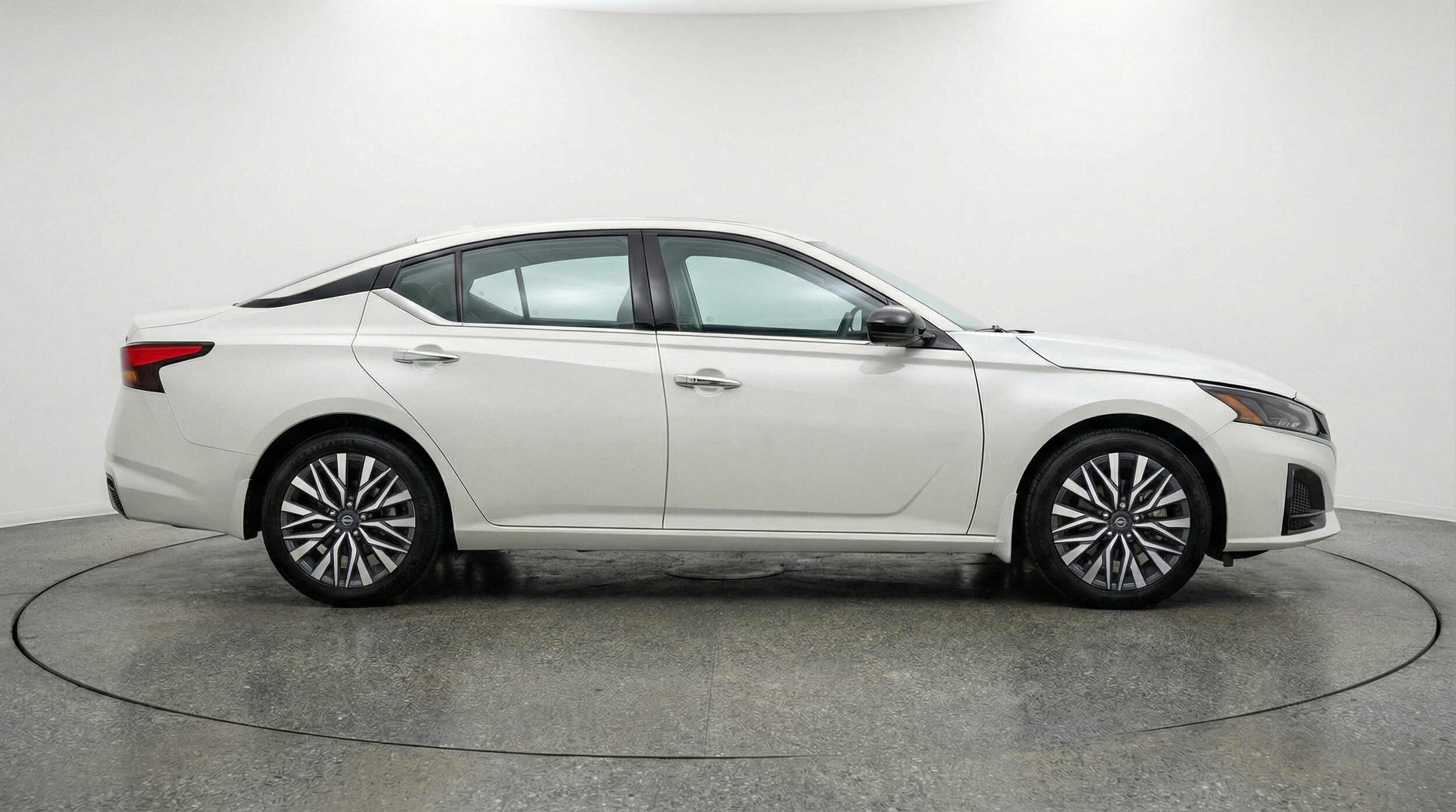 Thumbnail: 2025 Nissan Altima - 11