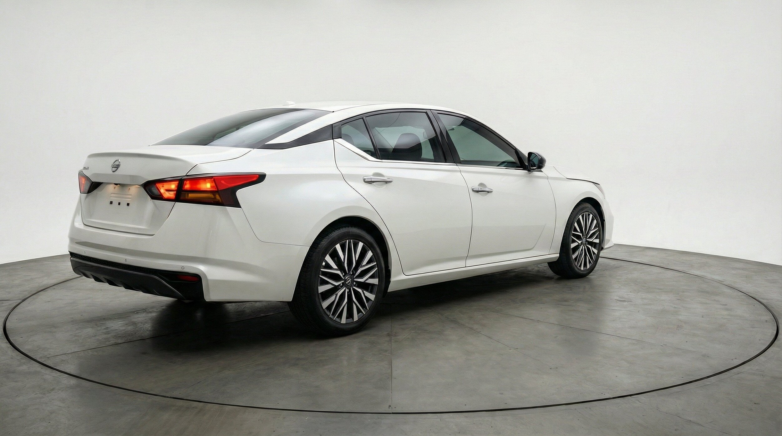 Thumbnail: 2025 Nissan Altima - 9
