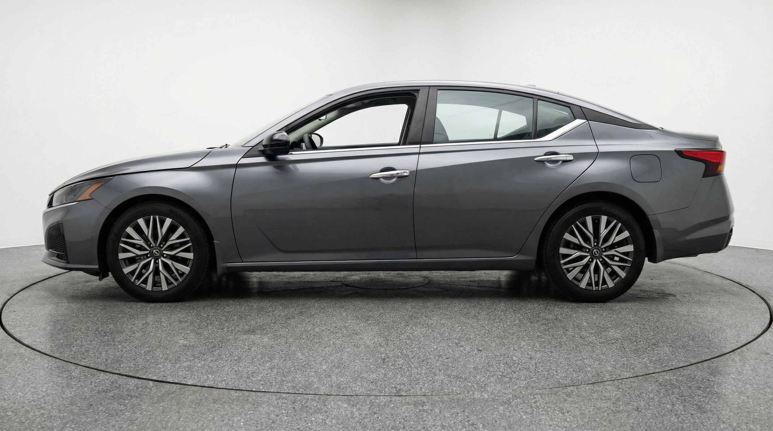 Thumbnail: 2025 Nissan Altima - 5
