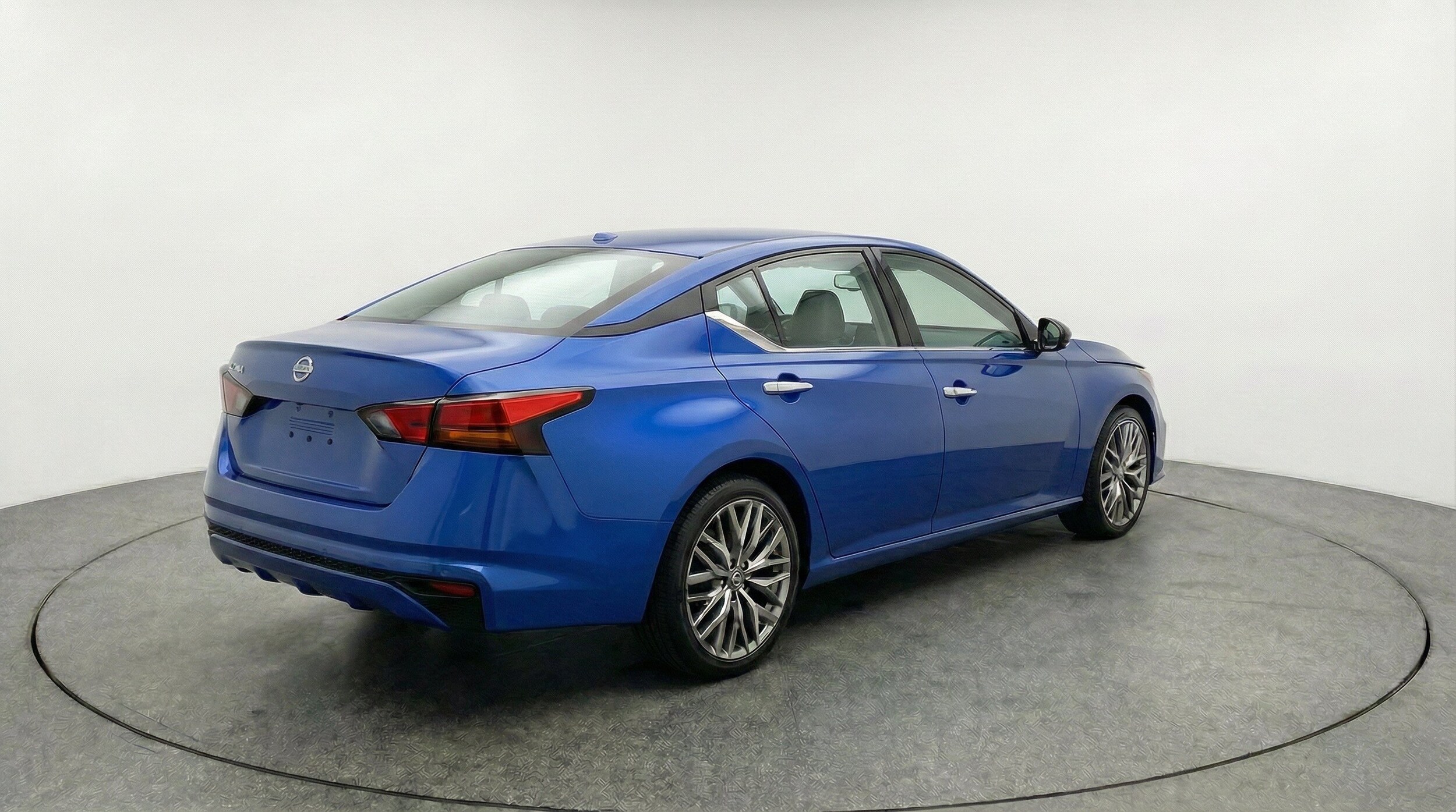 Thumbnail: 2025 Nissan Altima - 9