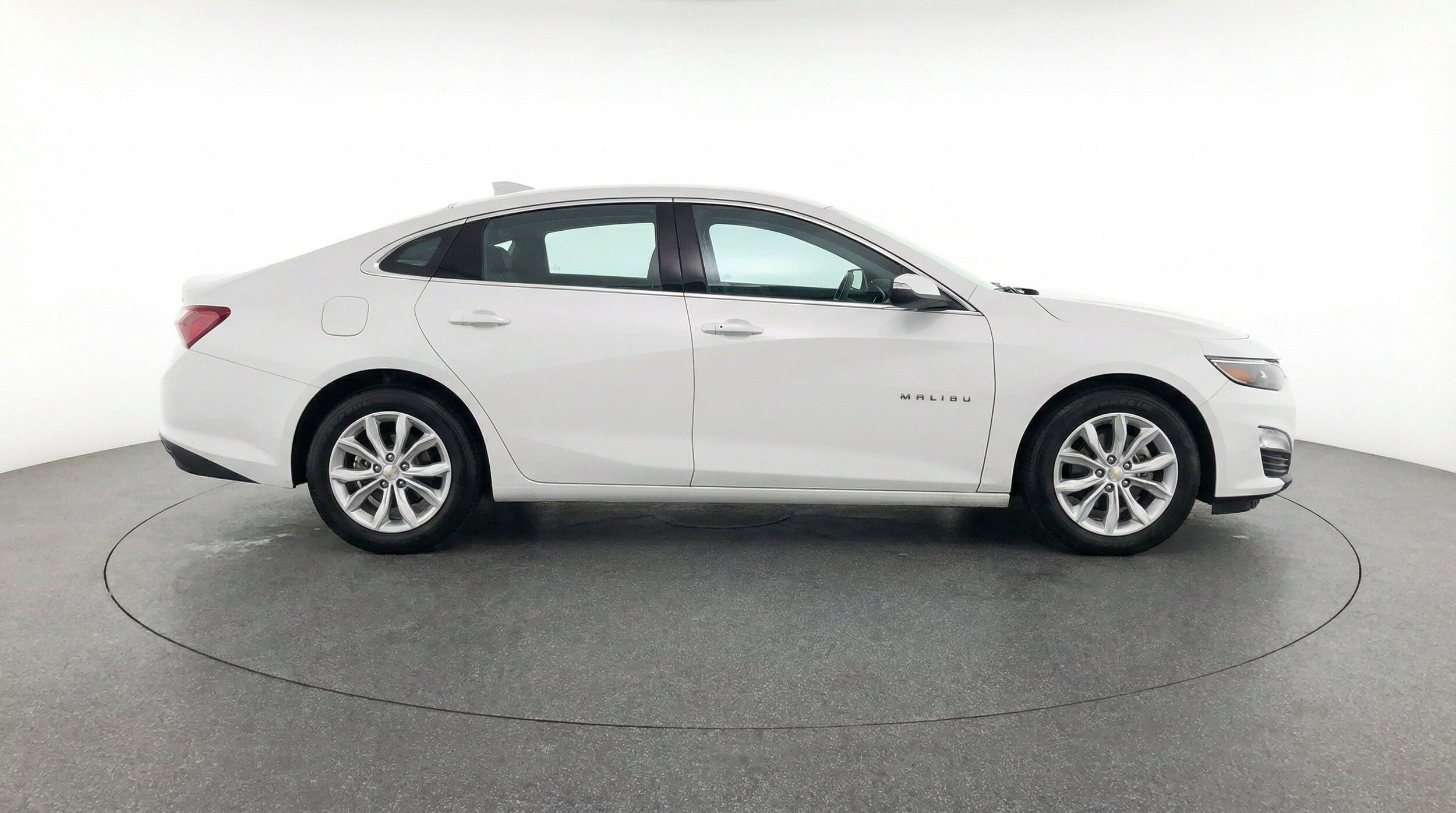 Thumbnail: 2024 Chevrolet Malibu - 11