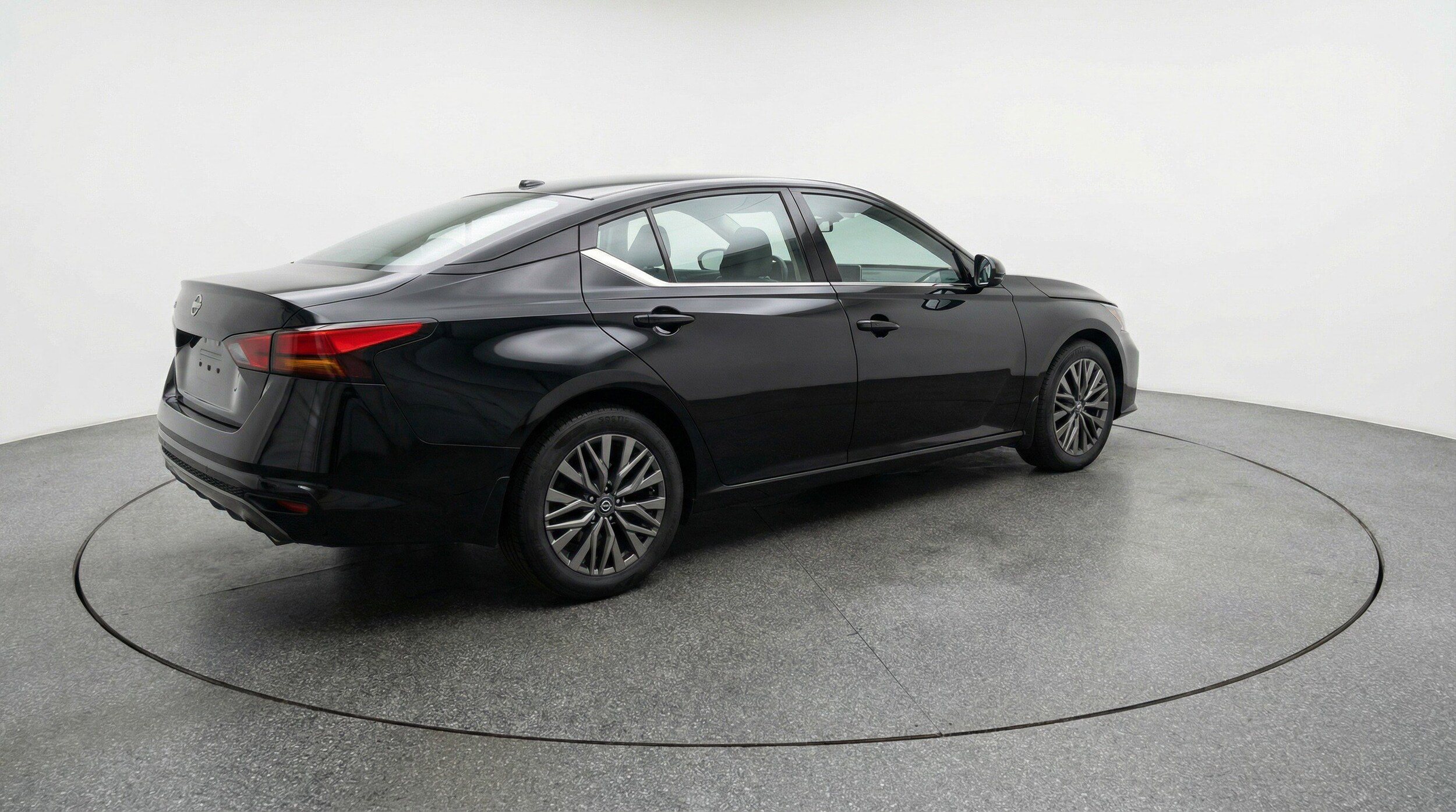 Thumbnail: 2025 Nissan Altima - 9