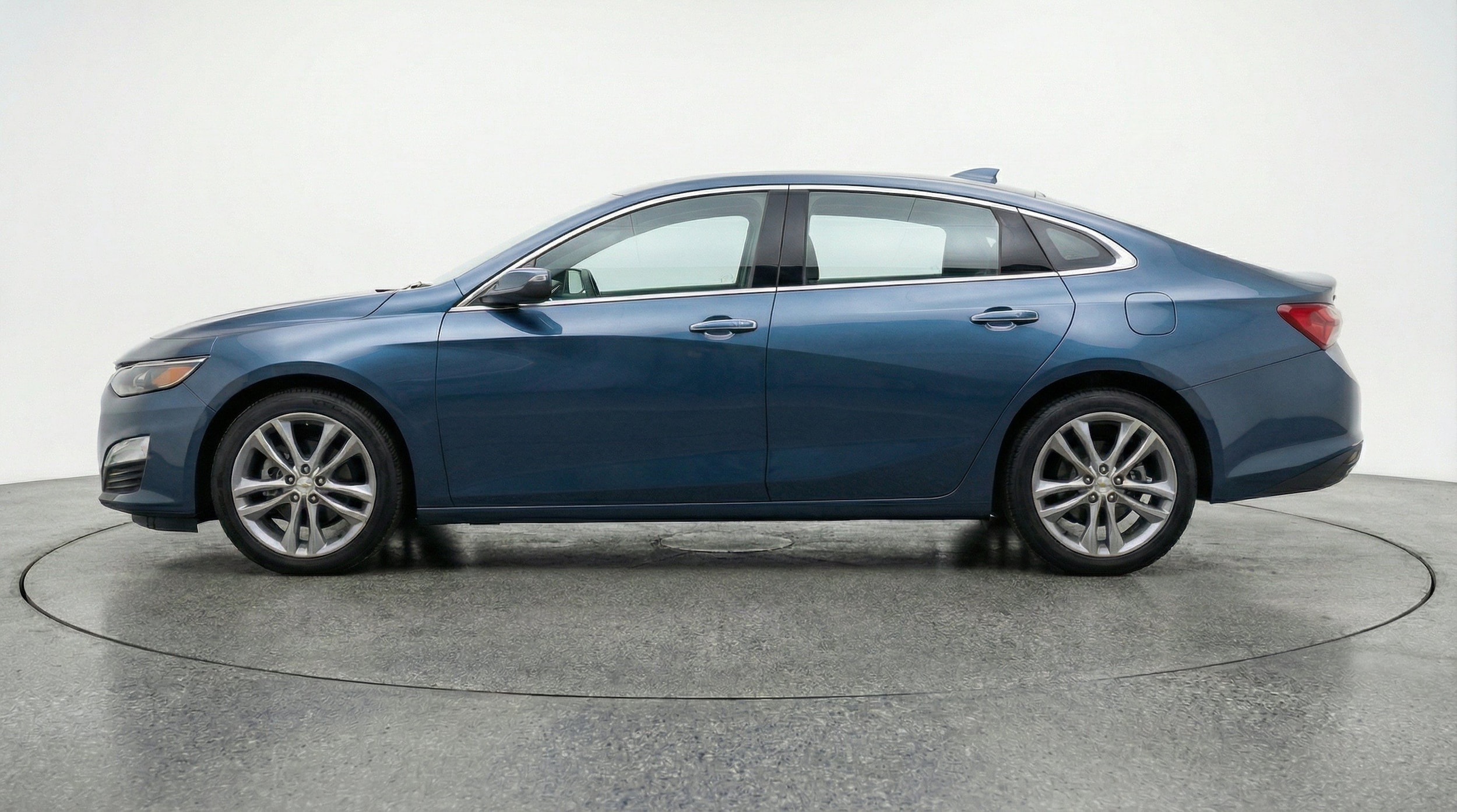 Thumbnail: 2024 Chevrolet Malibu - 5