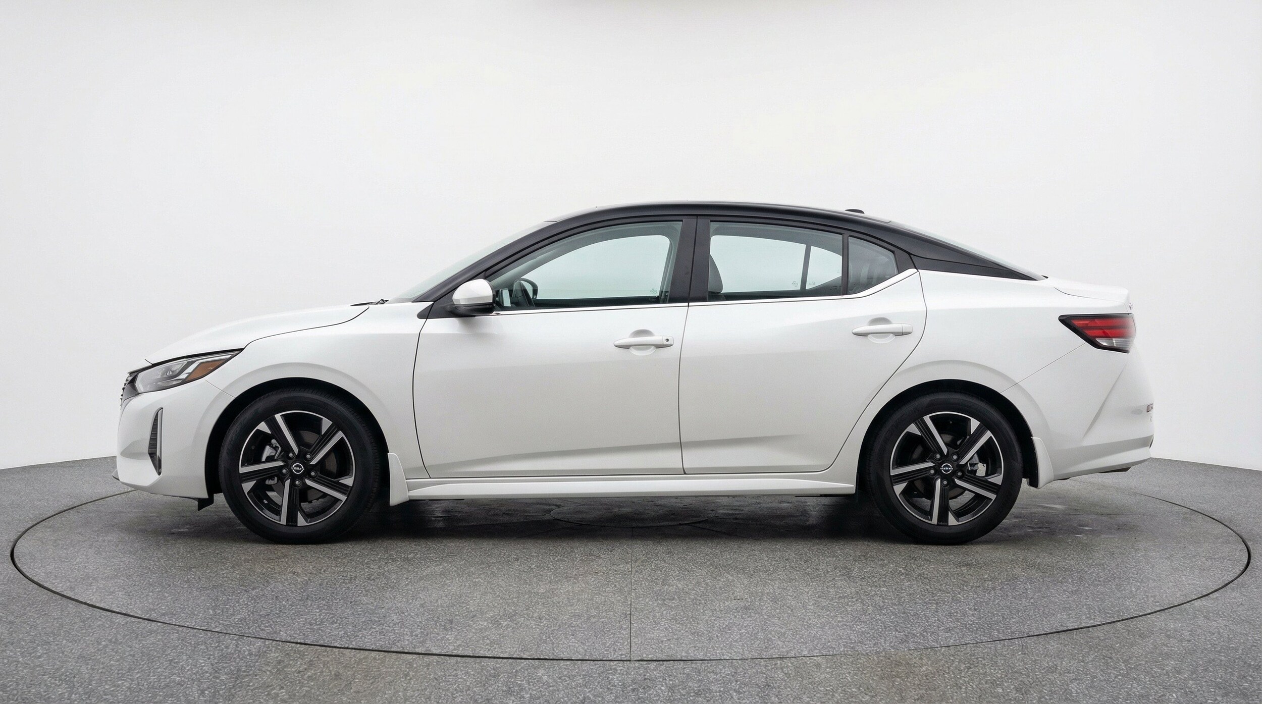 Thumbnail: 2025 Nissan Sentra - 5