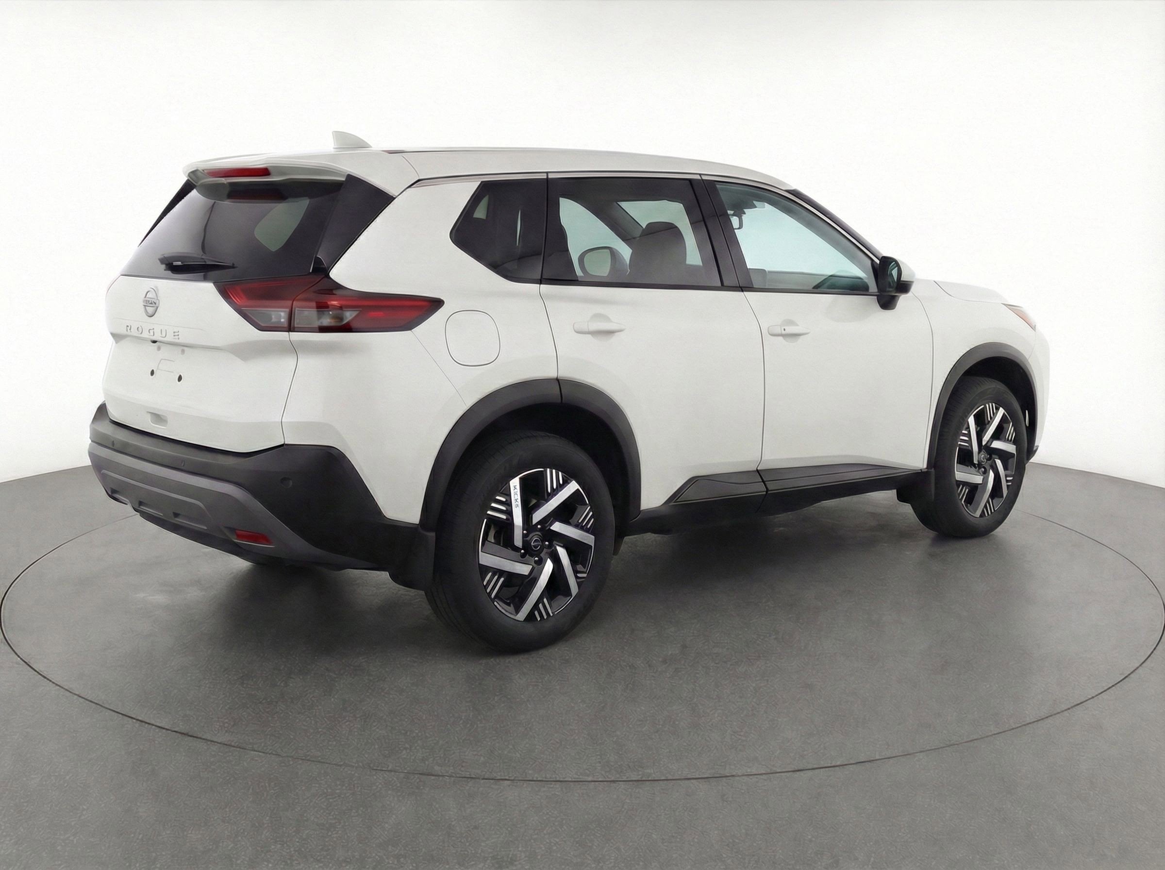 Thumbnail: 2025 Nissan Kicks - 9