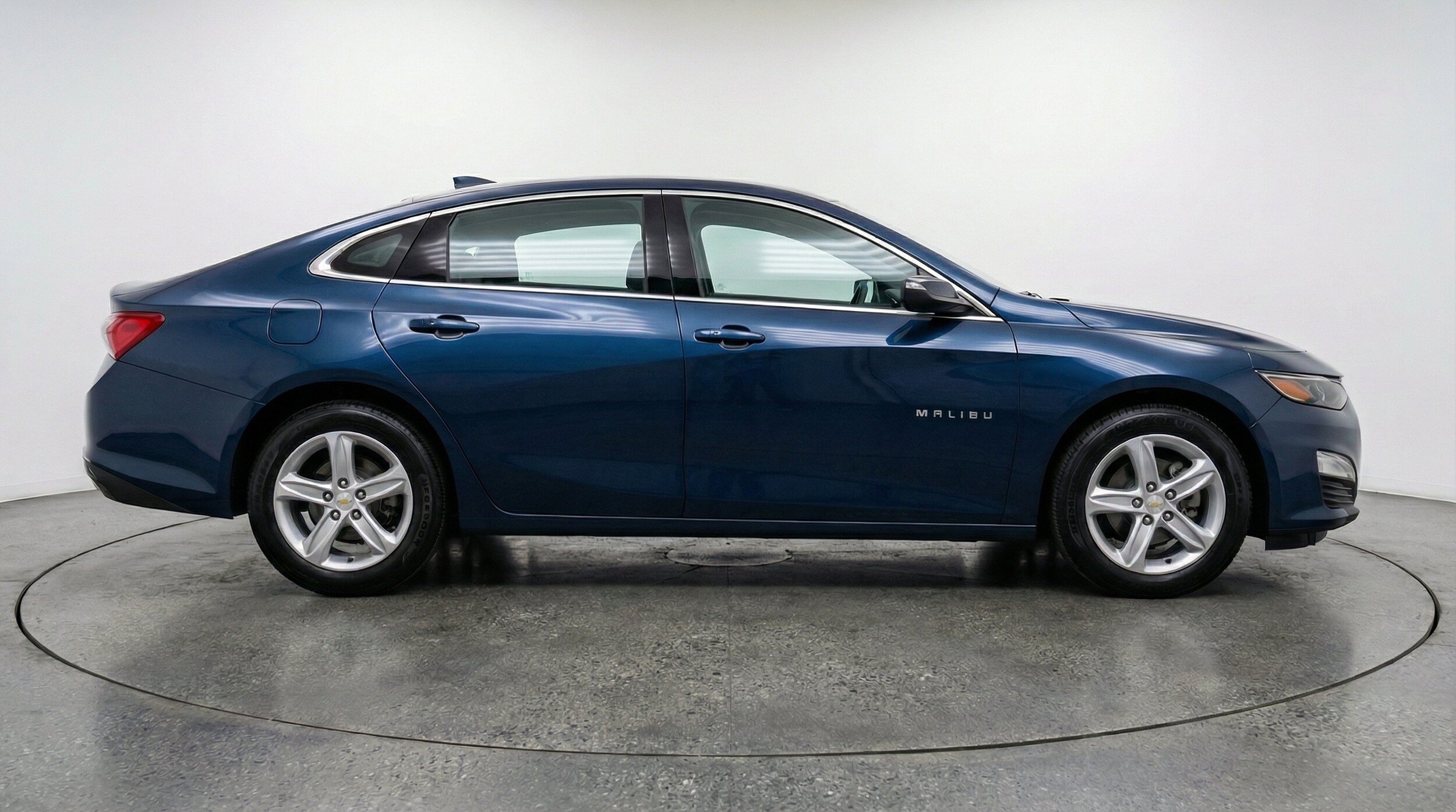 Thumbnail: 2024 Chevrolet Malibu - 11