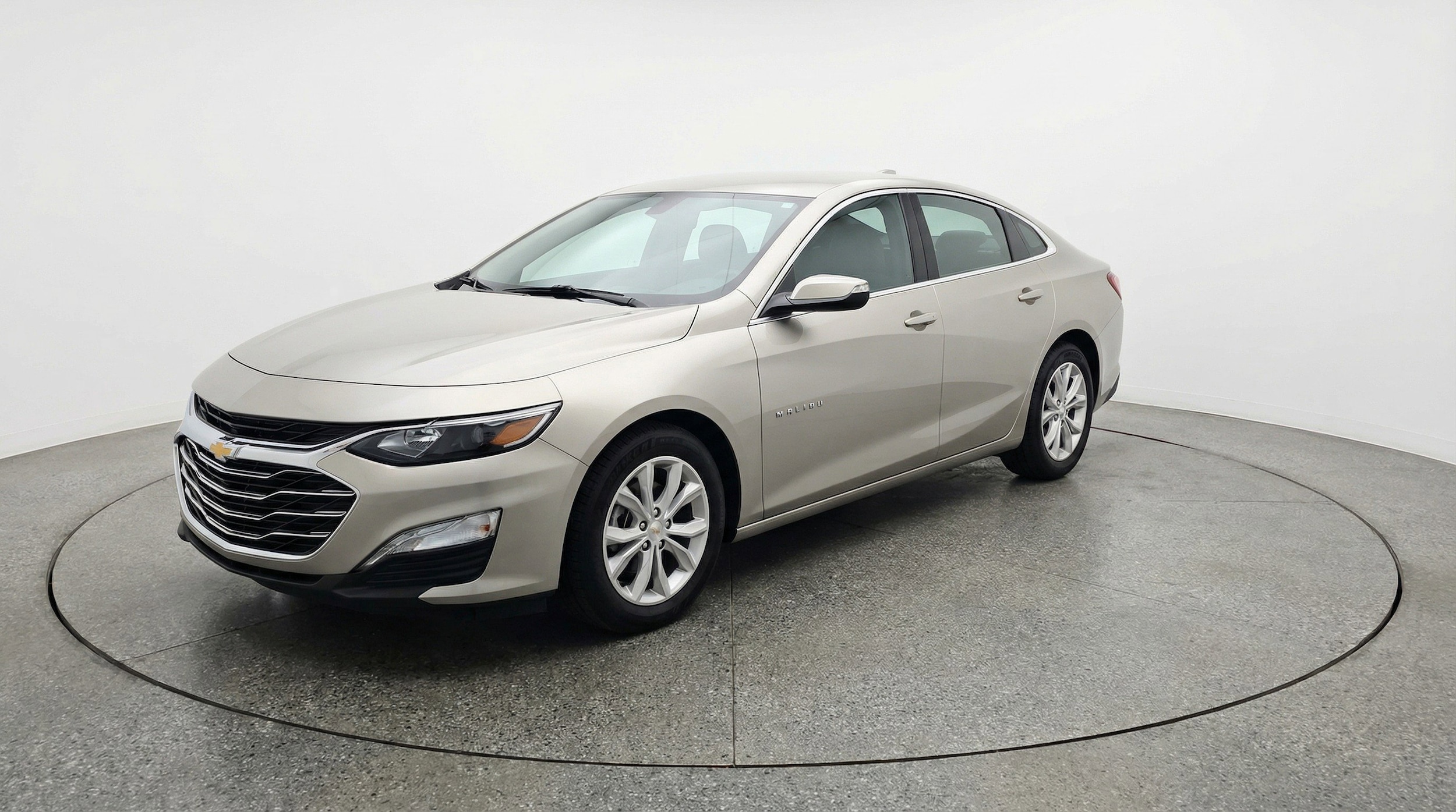 Thumbnail: 2024 Chevrolet Malibu - 3