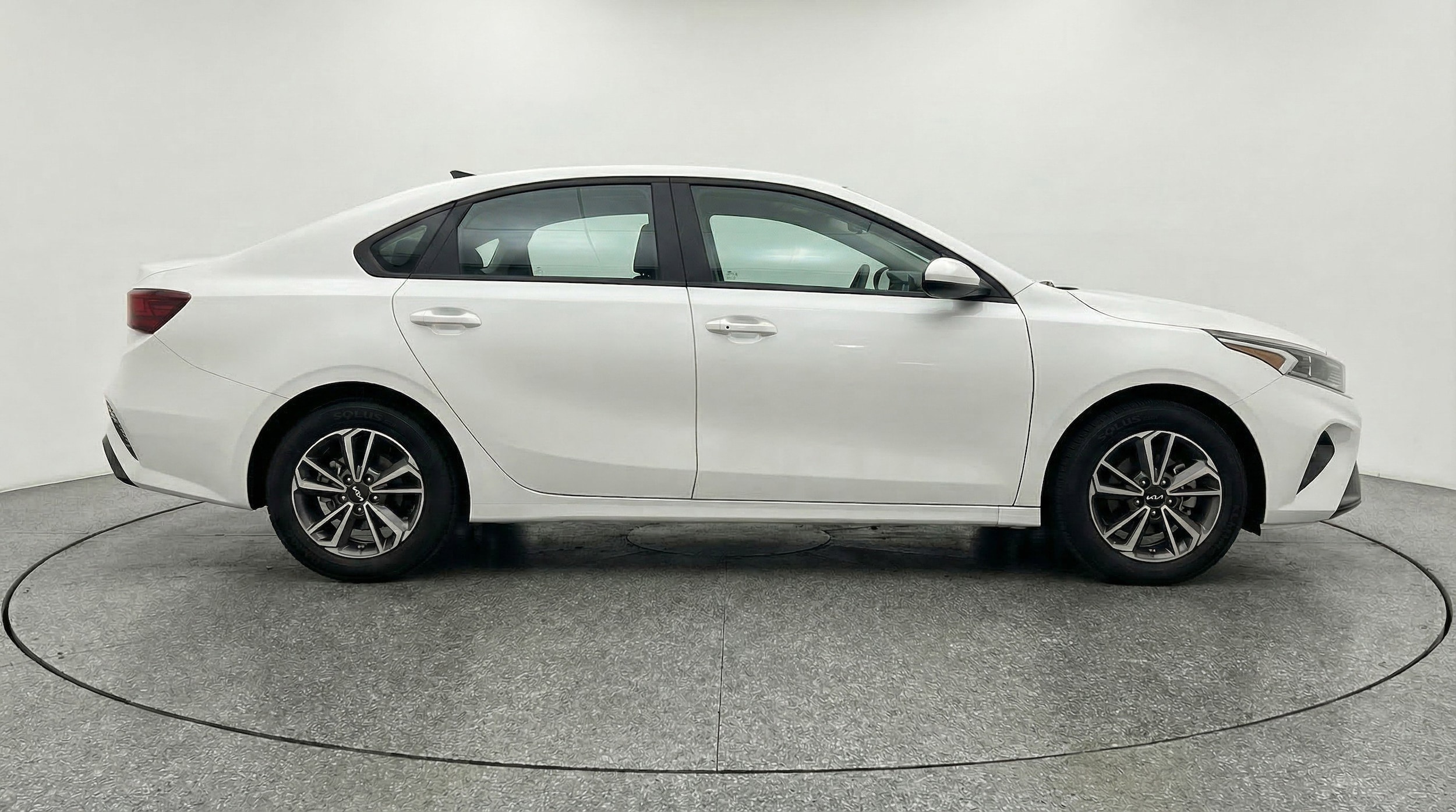 Thumbnail: 2024 Kia Forte - 11