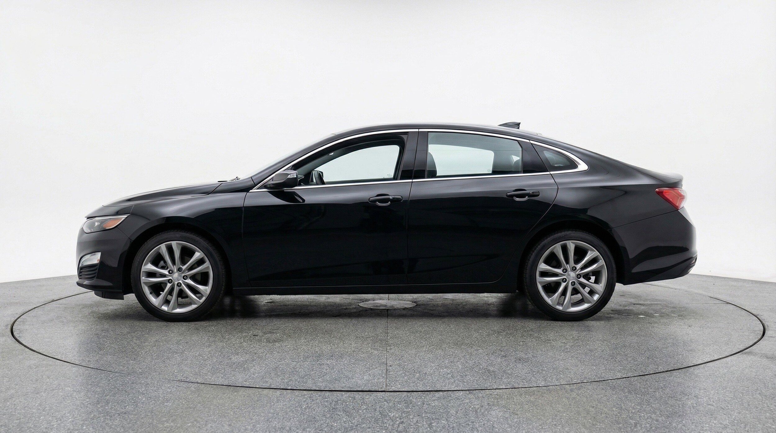 Thumbnail: 2024 Chevrolet Malibu - 5