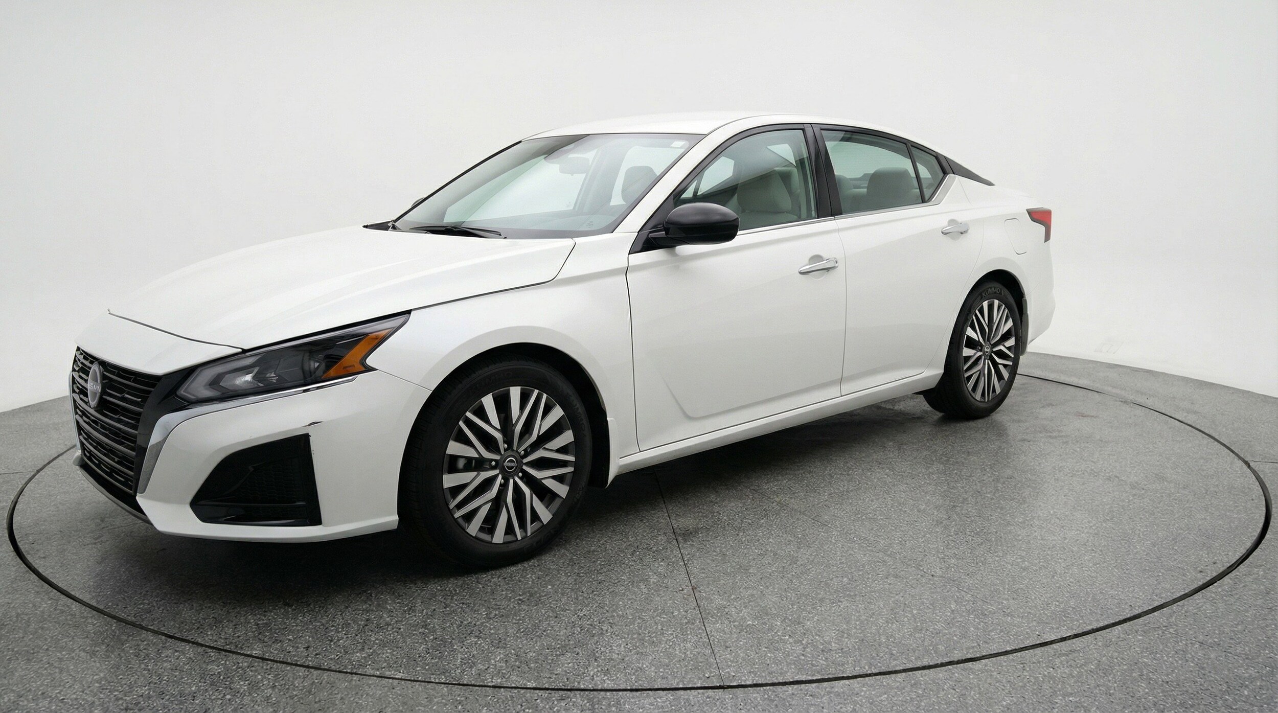 Thumbnail: 2025 Nissan Altima - 3
