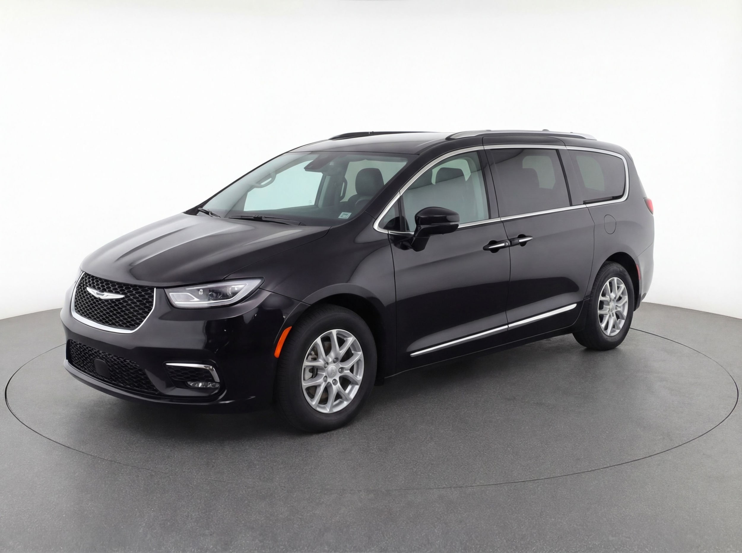 Thumbnail: 2024 Chrysler Pacifica - 3