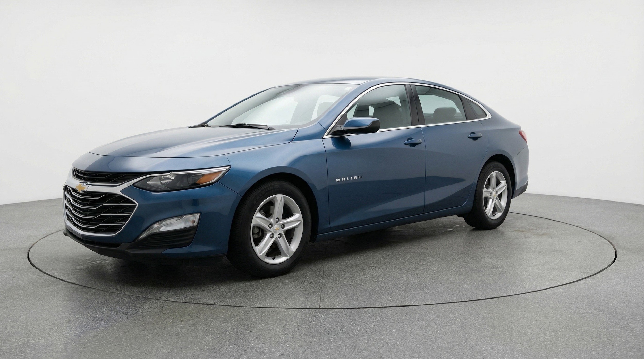 Thumbnail: 2024 Chevrolet Malibu - 3