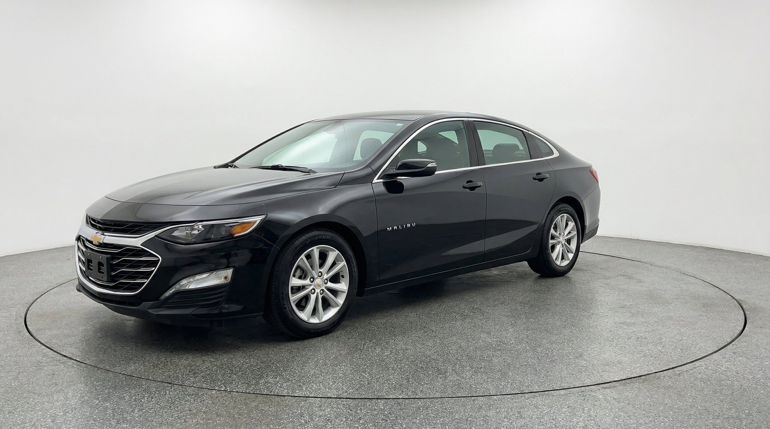 Thumbnail: 2024 Chevrolet Malibu - 3
