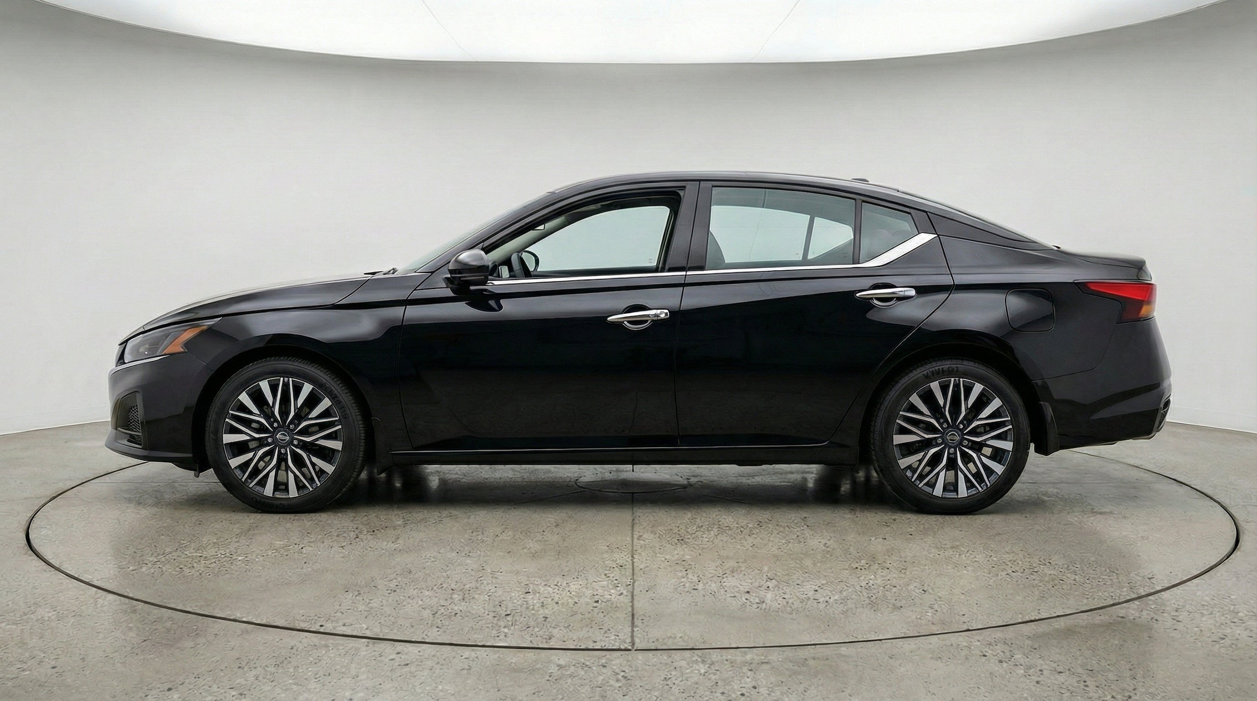 Thumbnail: 2025 Nissan Altima - 5