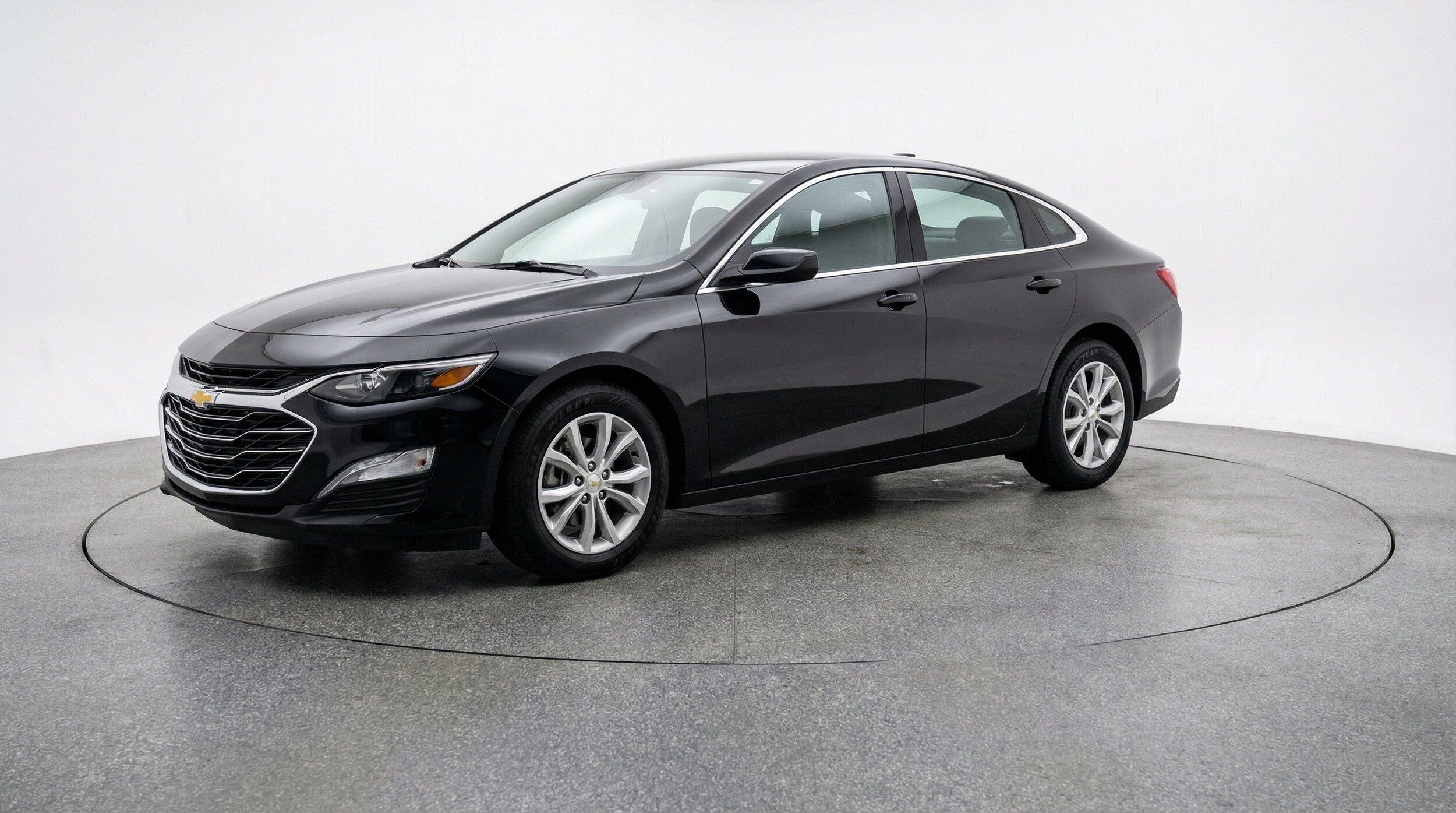 Thumbnail: 2024 Chevrolet Malibu - 3