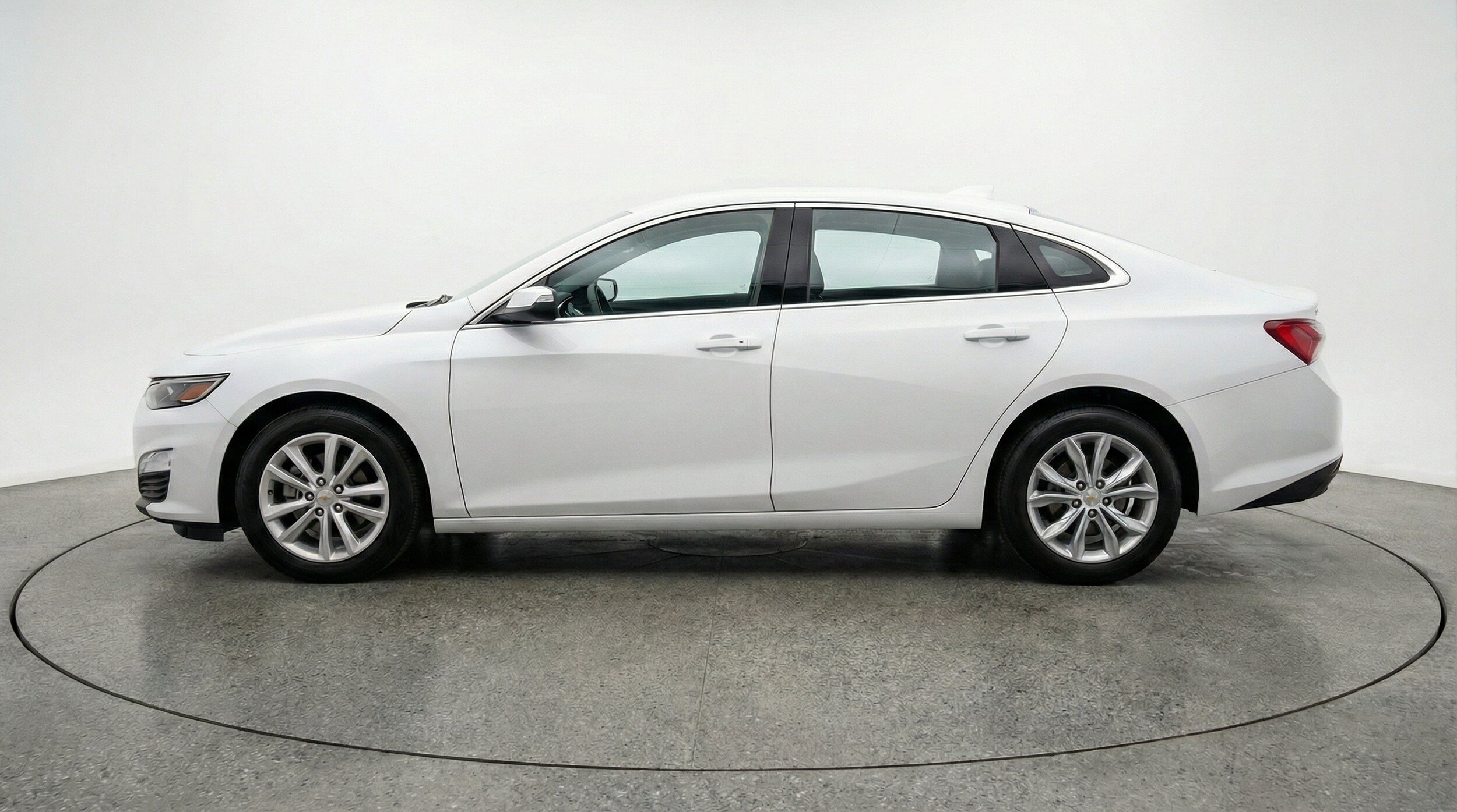 Thumbnail: 2024 Chevrolet Malibu - 5