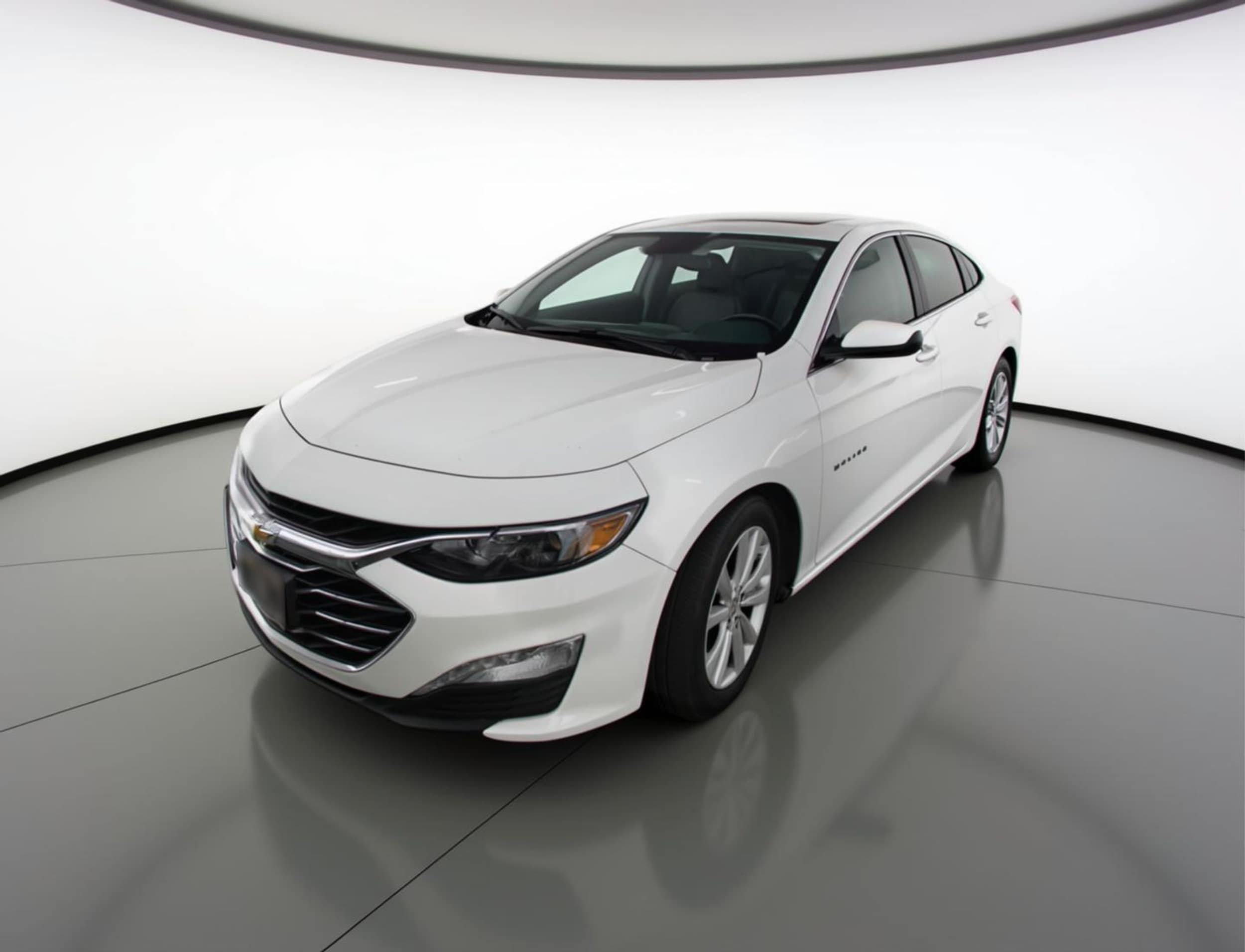 Thumbnail: 2024 Chevrolet Malibu - 3