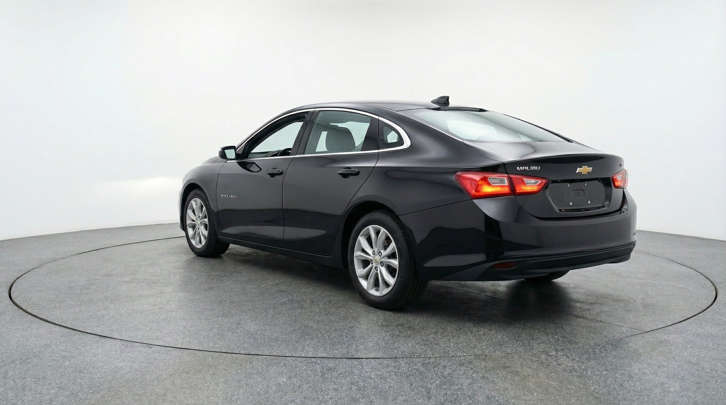Thumbnail: 2024 Chevrolet Malibu - 6