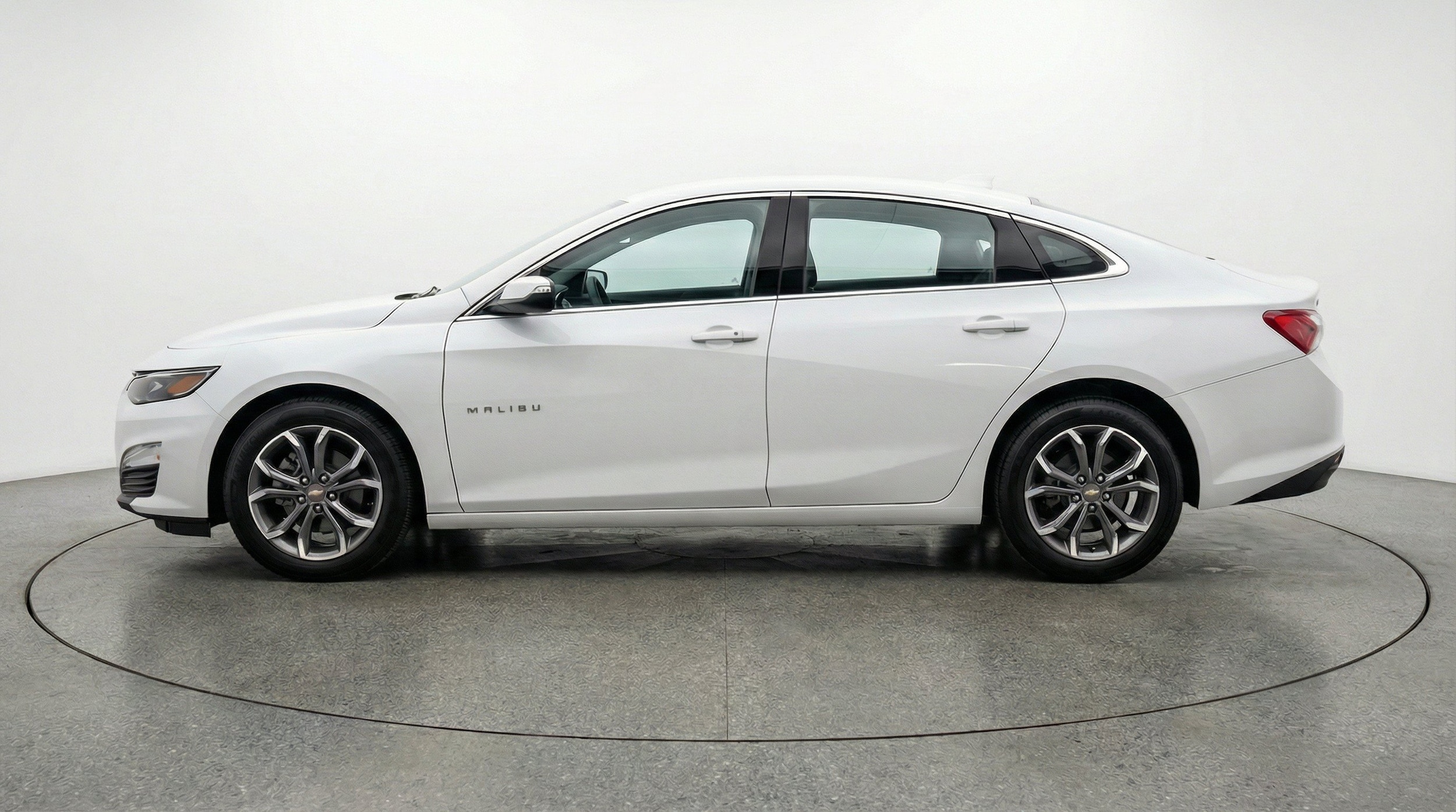 Thumbnail: 2024 Chevrolet Malibu - 5