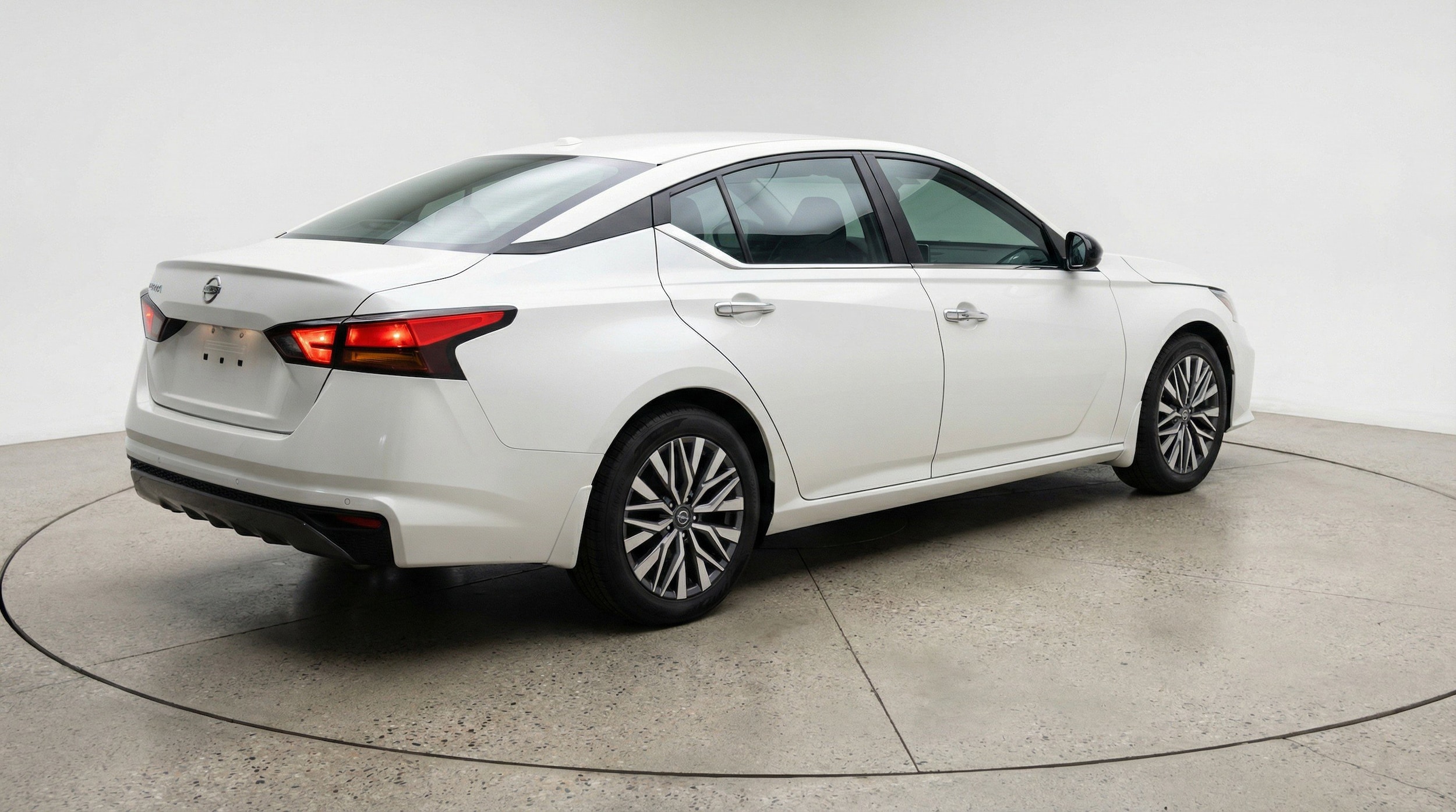 Thumbnail: 2025 Nissan Altima - 9
