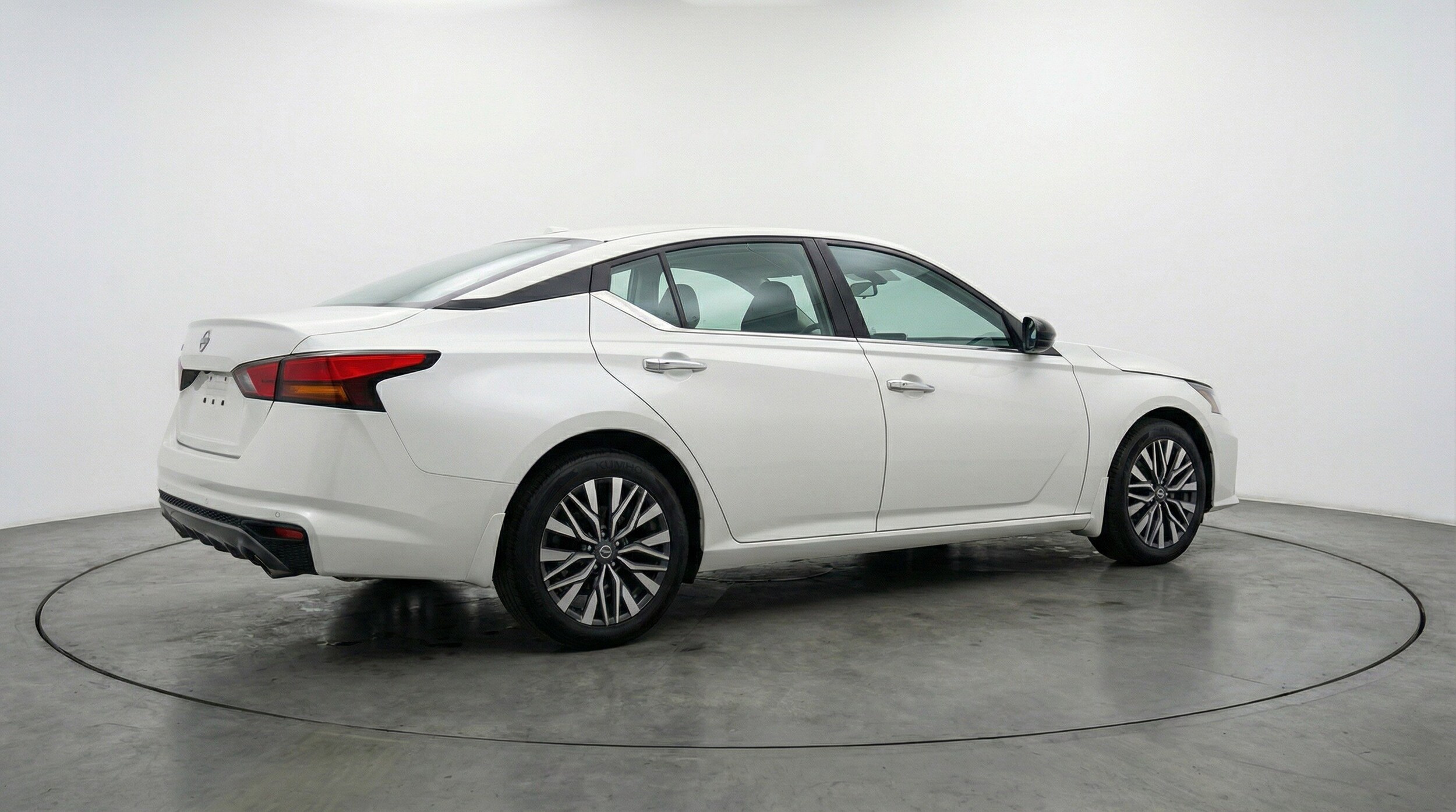 Thumbnail: 2025 Nissan Altima - 9