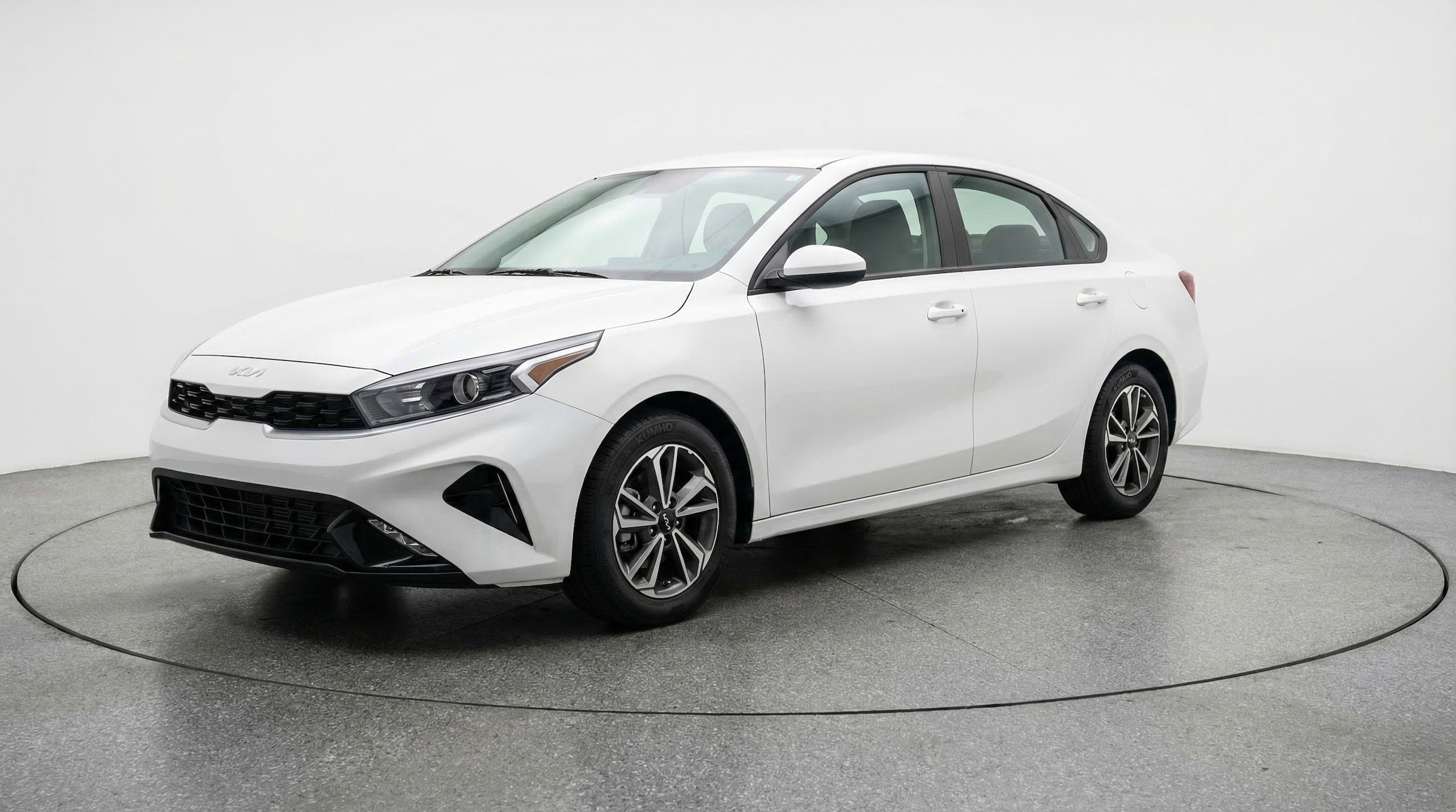 Thumbnail: 2024 Kia Forte - 3