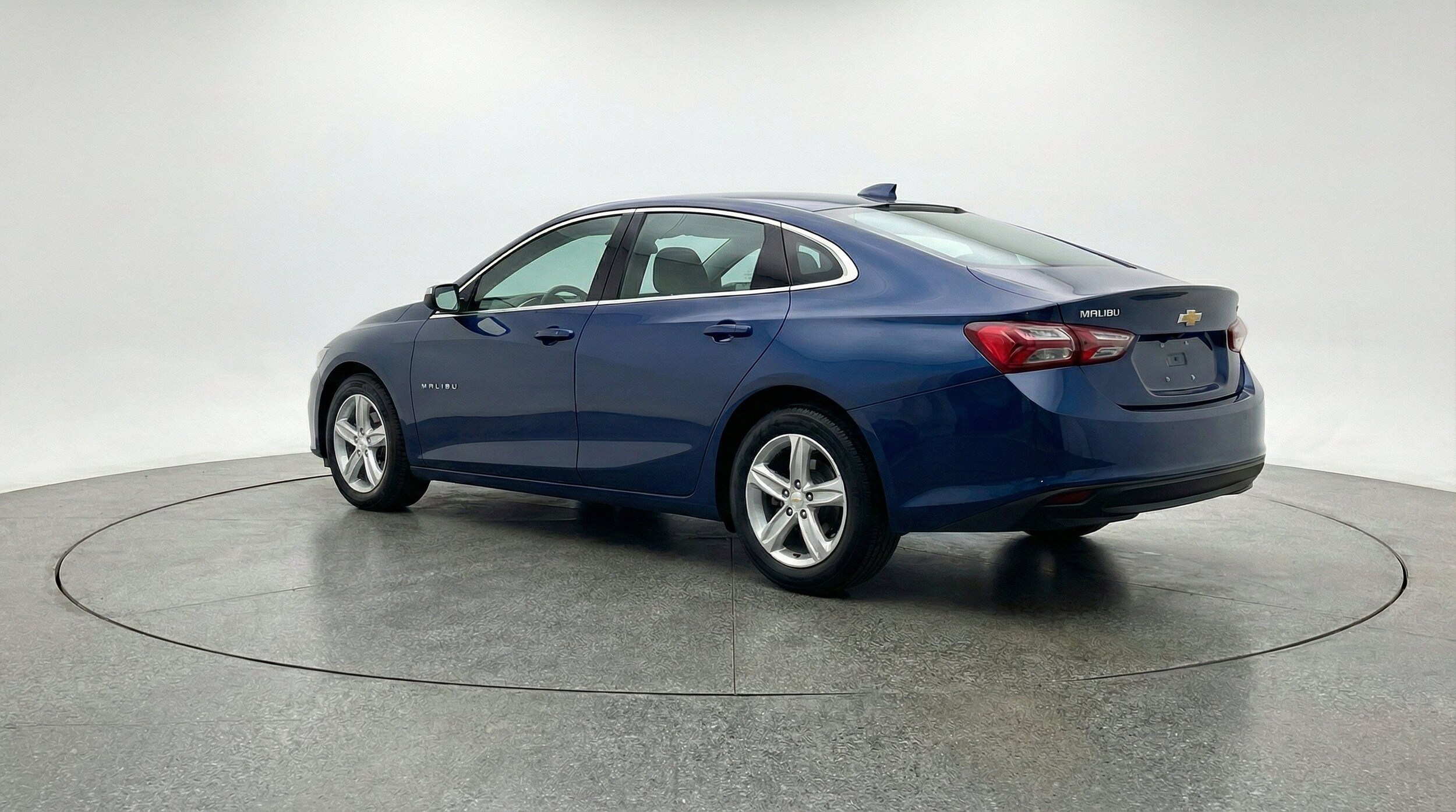 Thumbnail: 2024 Chevrolet Malibu - 6